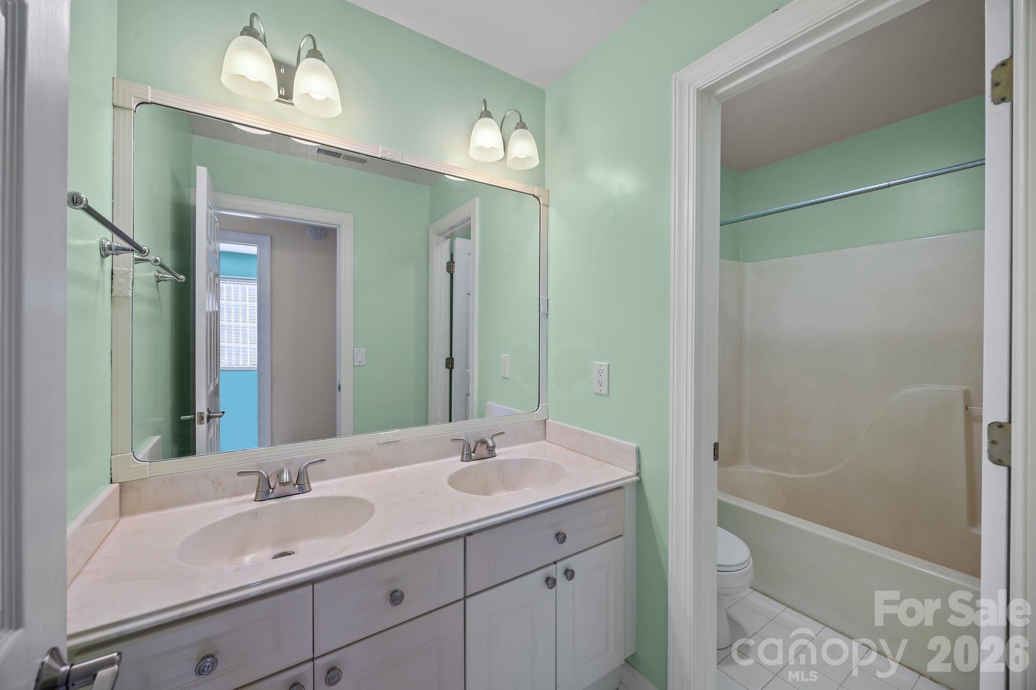 151 Saint Martins Lane — Statesville