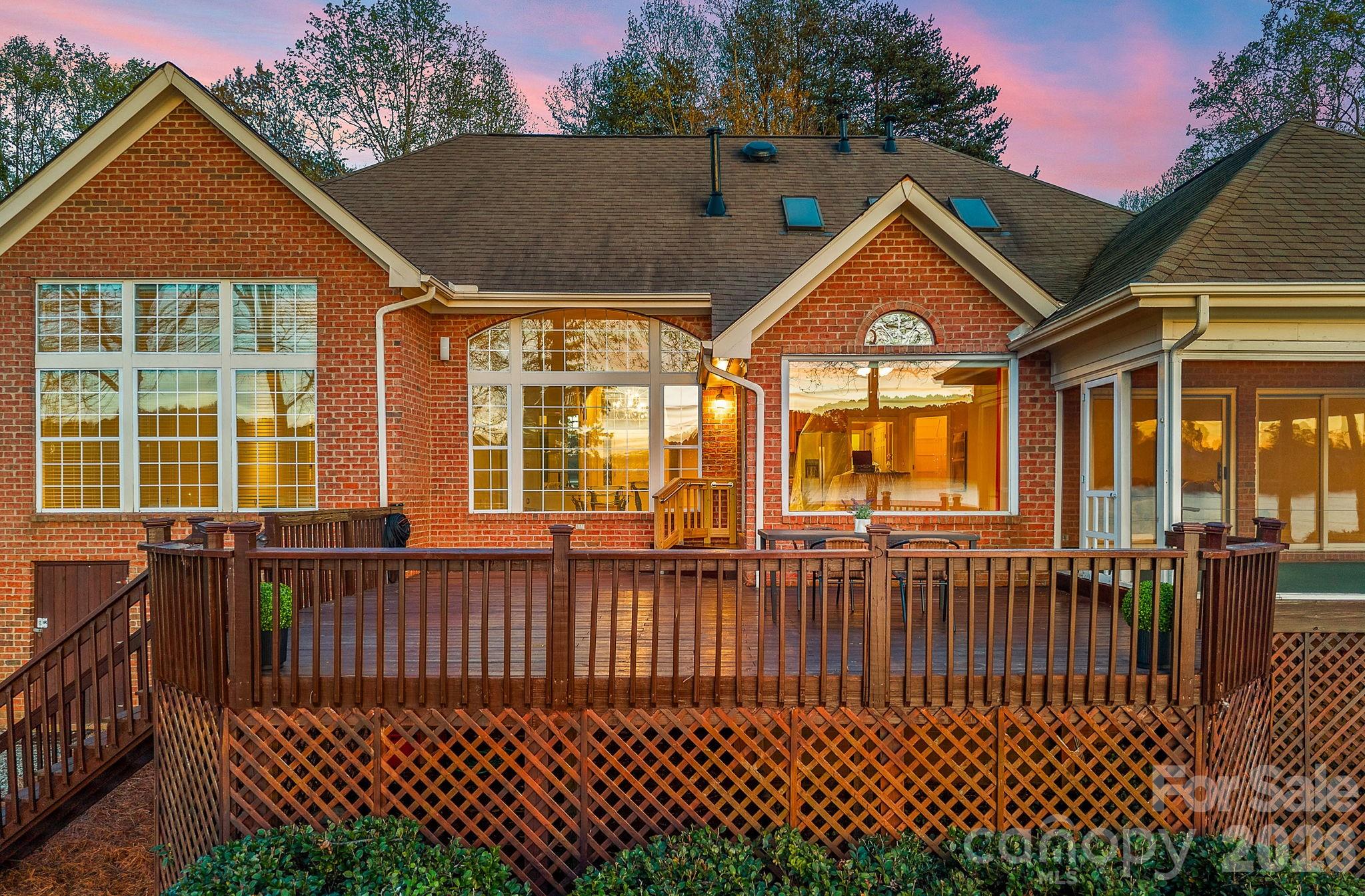 124 Hunter Spring Lane — Mooresville