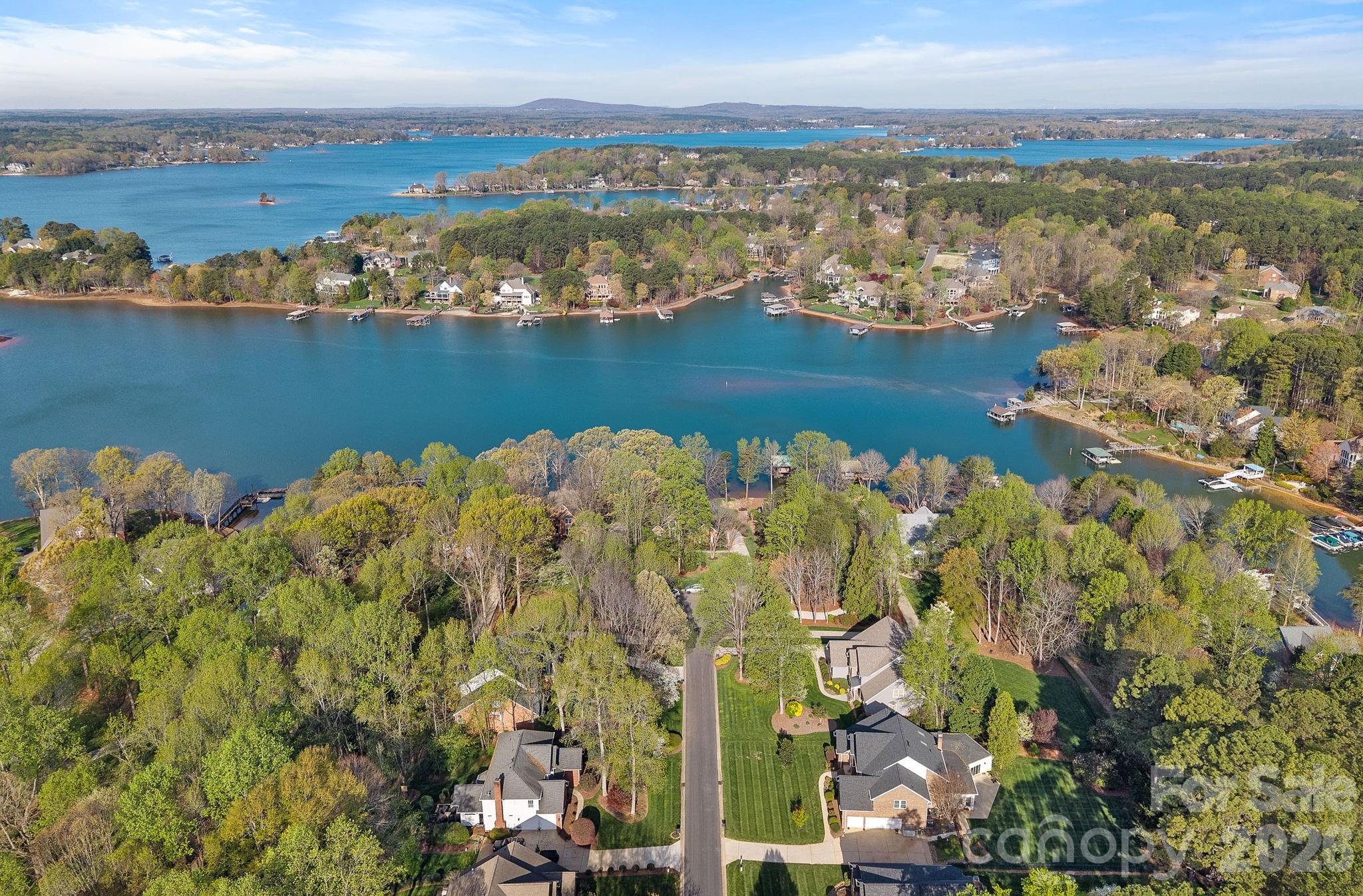 124 Hunter Spring Lane — Mooresville