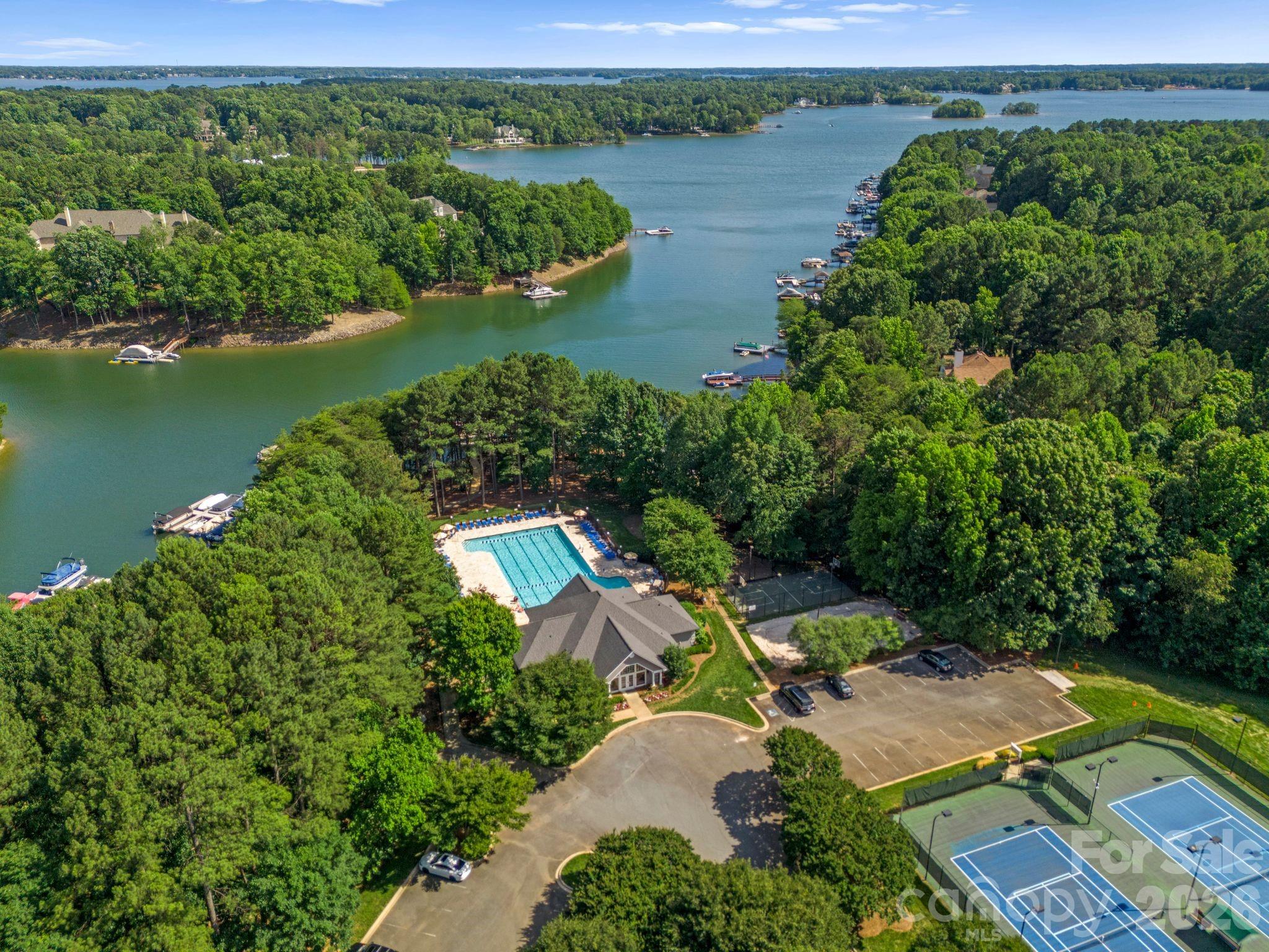 124 Hunter Spring Lane — Mooresville