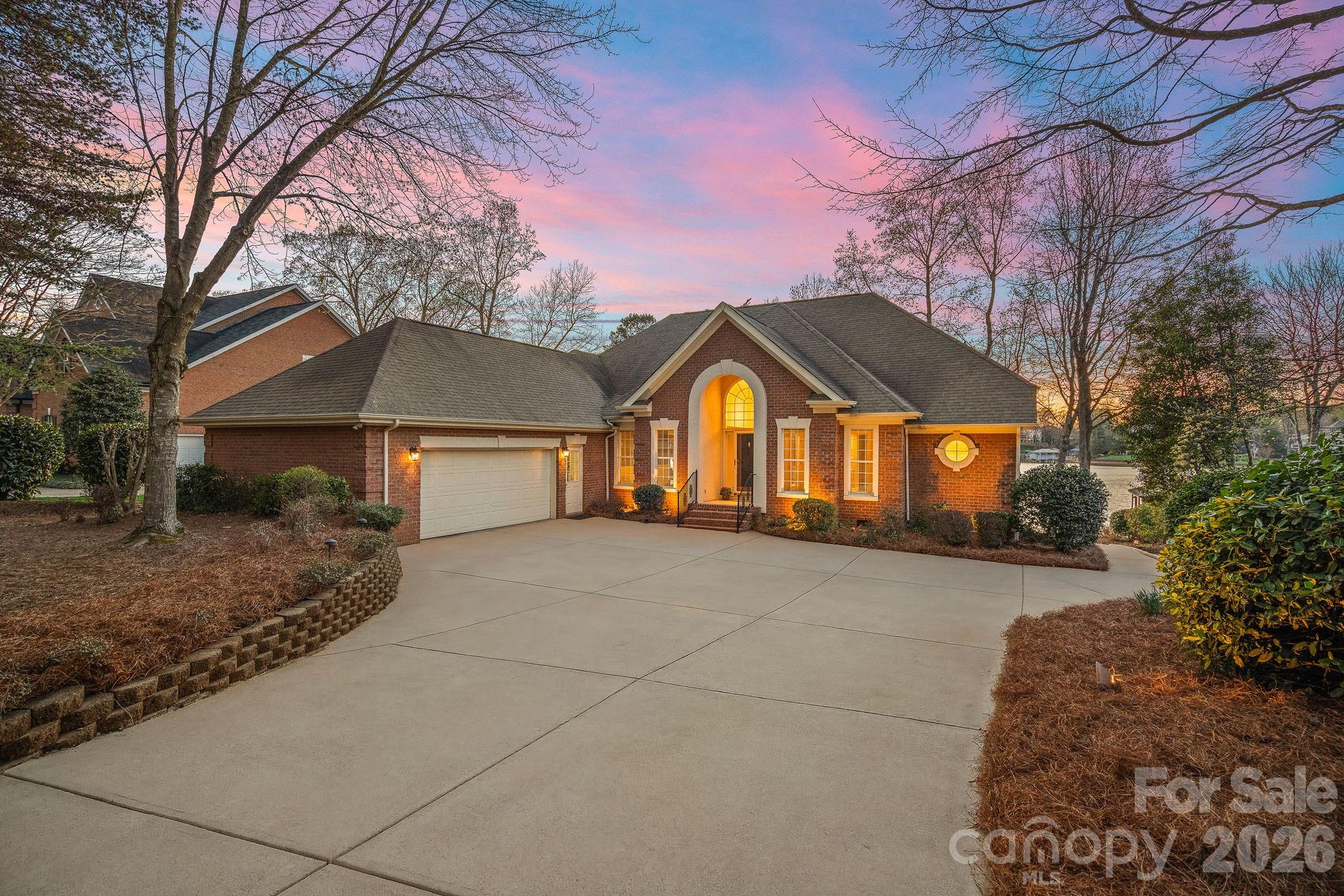 124 Hunter Spring Lane — Mooresville