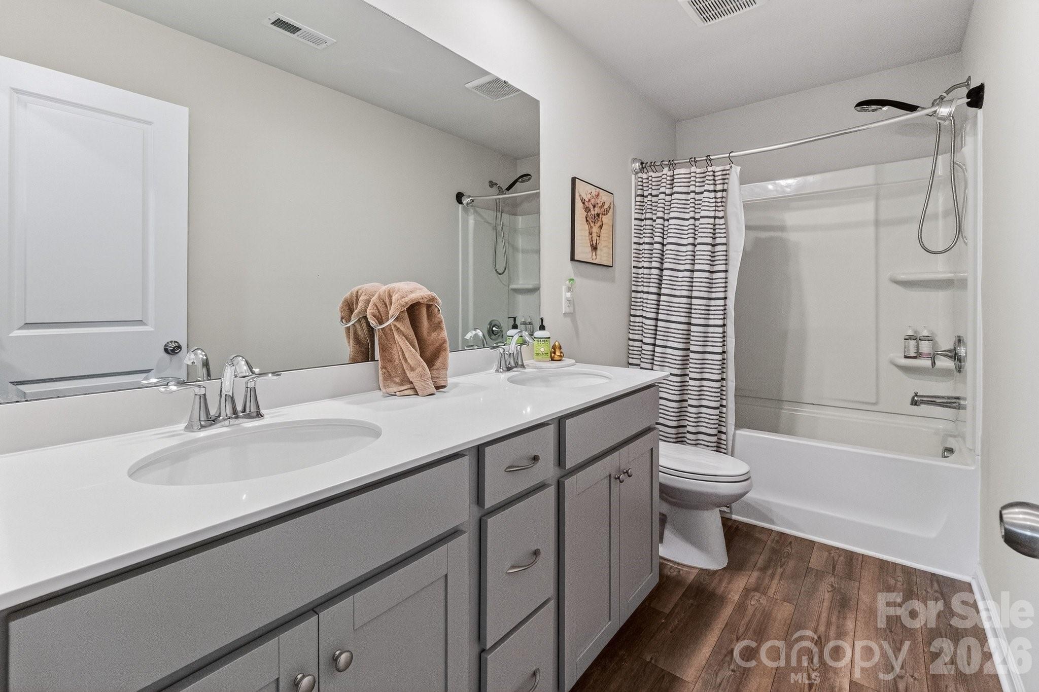 240 Eden Avenue — Mooresville