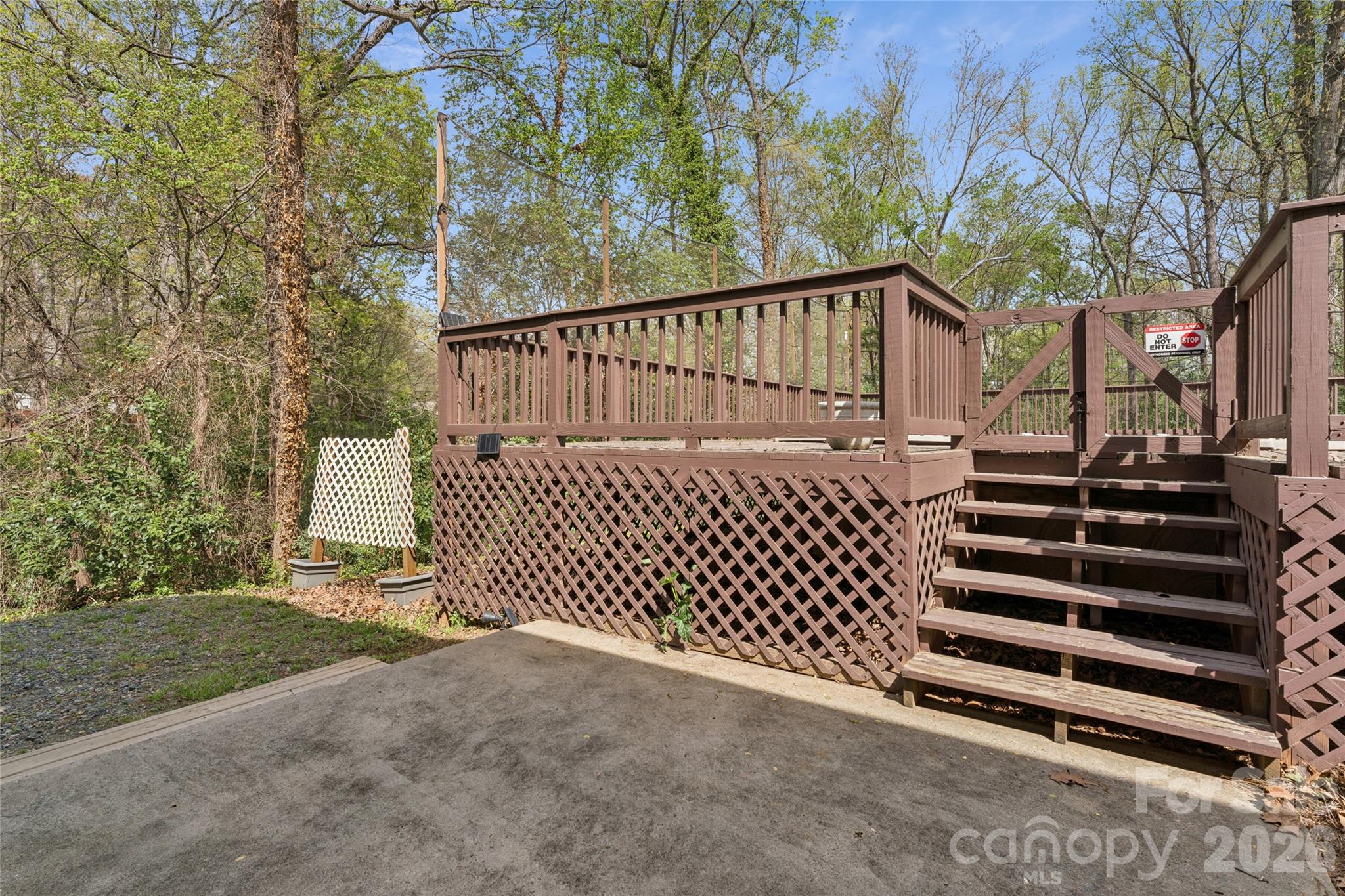 604 Sunnybrook Drive — Monroe