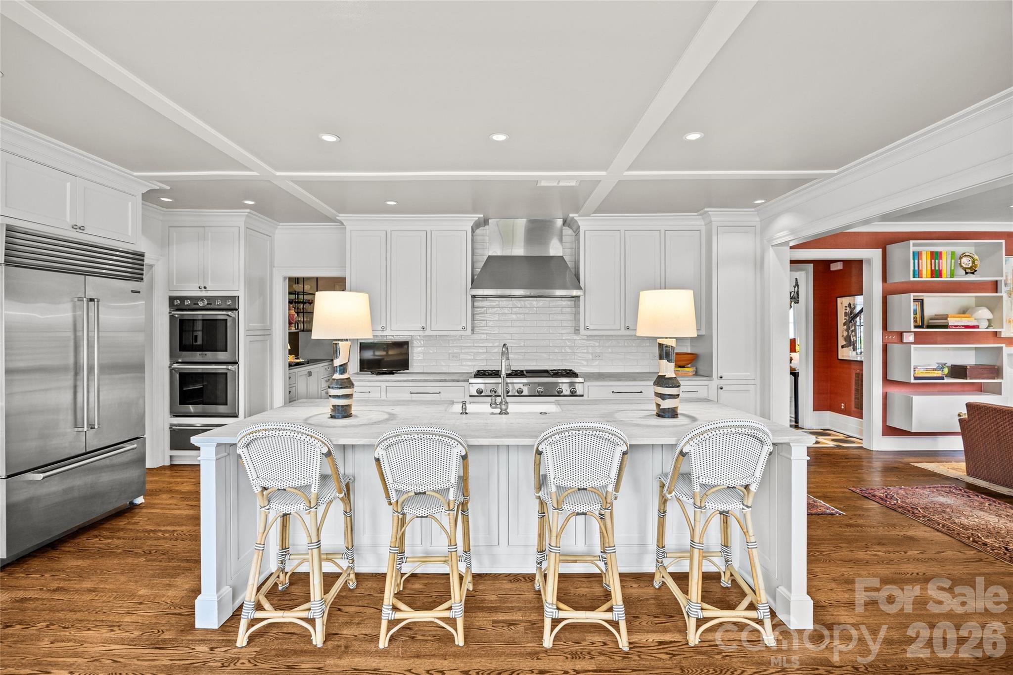 3815 Foxcroft Road — Charlotte