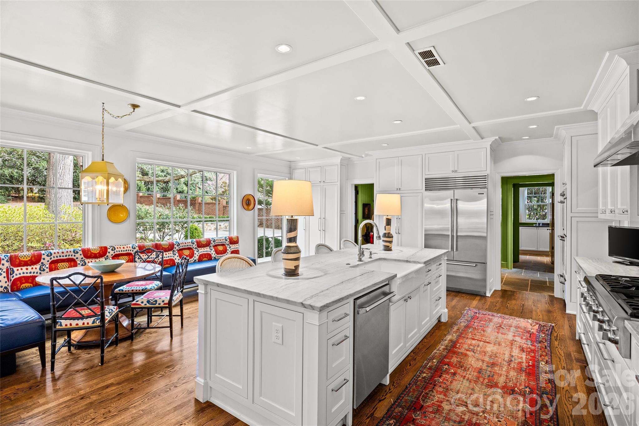 3815 Foxcroft Road — Charlotte