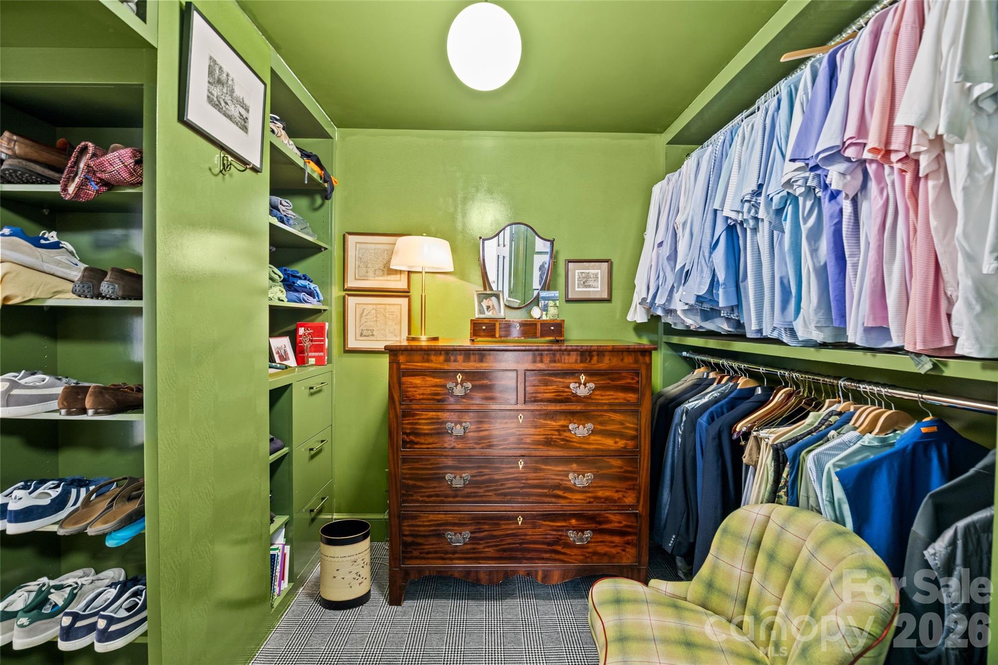 3815 Foxcroft Road — Charlotte