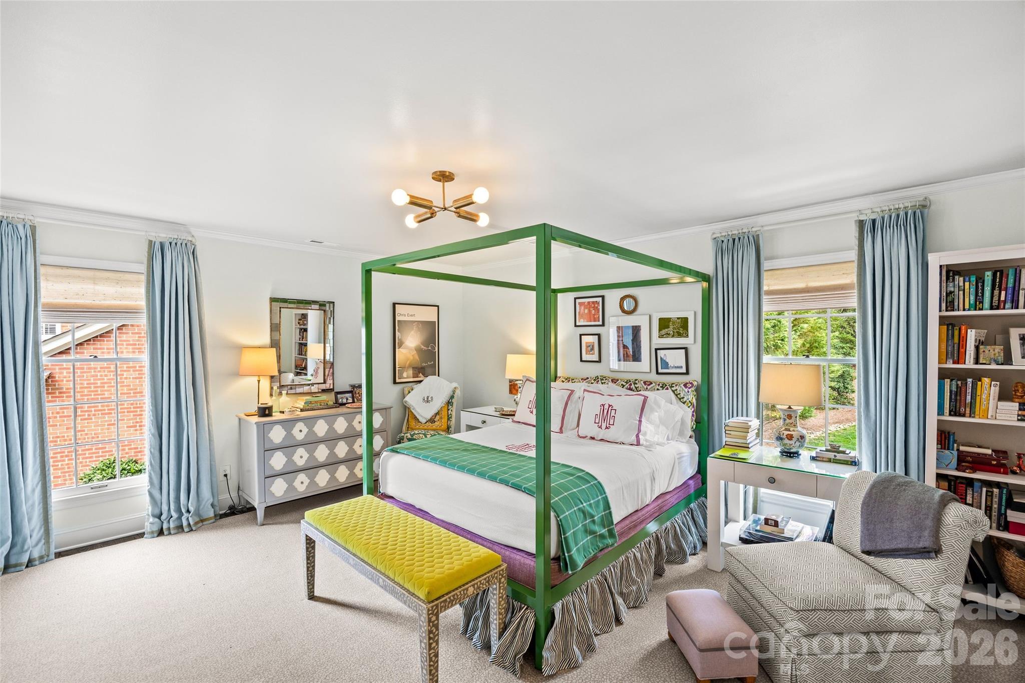 3815 Foxcroft Road — Charlotte