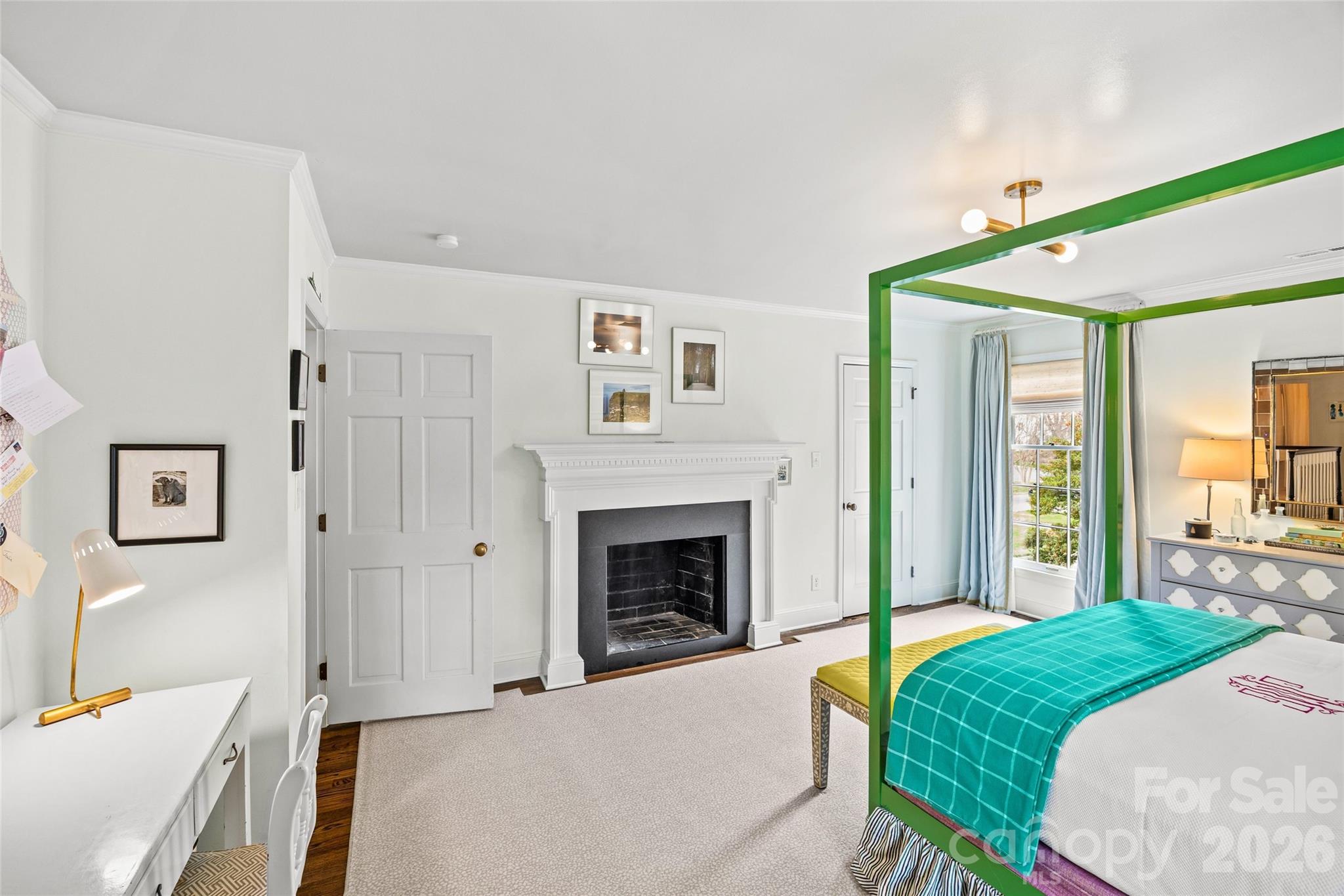 3815 Foxcroft Road — Charlotte