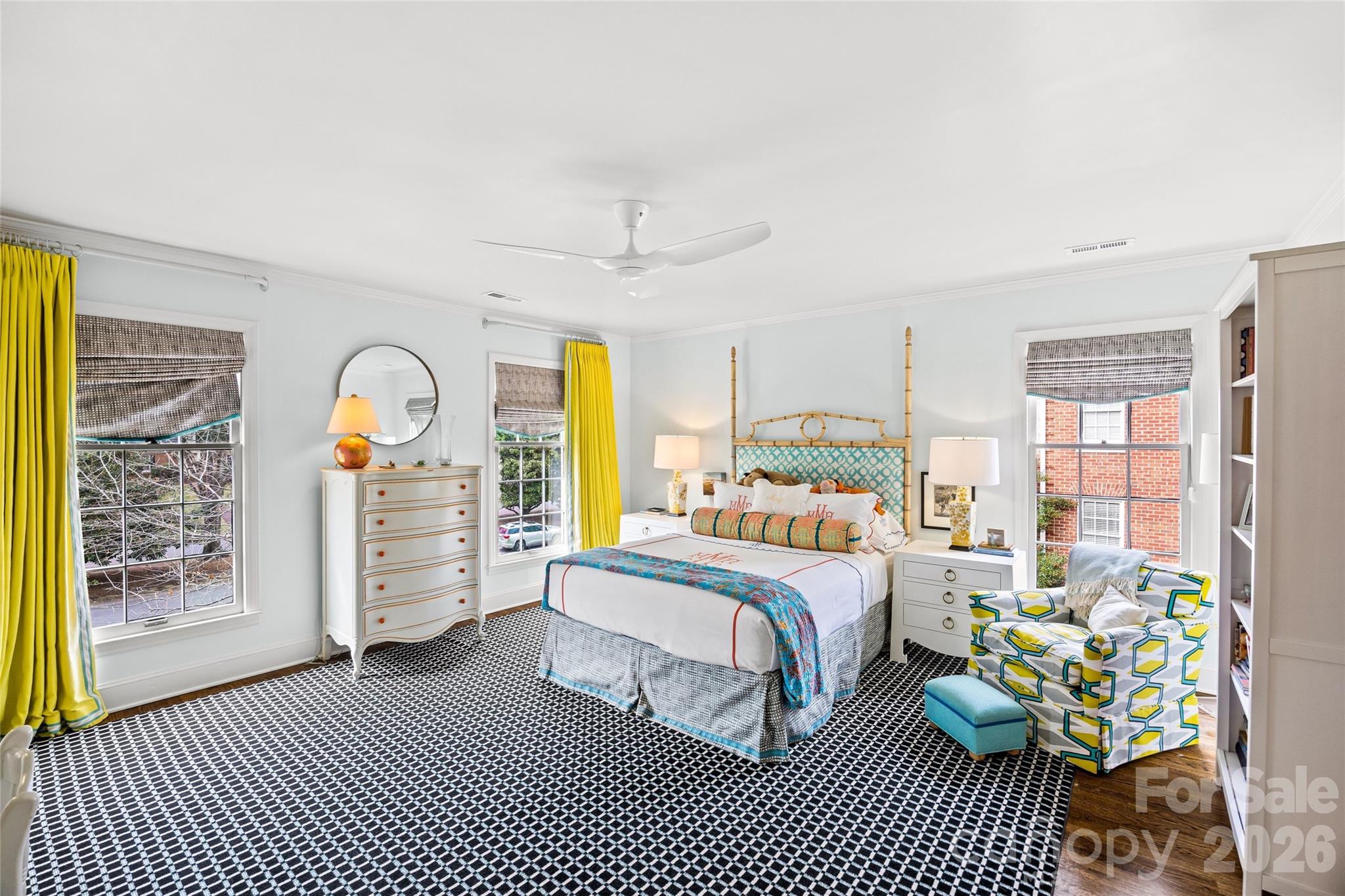 3815 Foxcroft Road — Charlotte