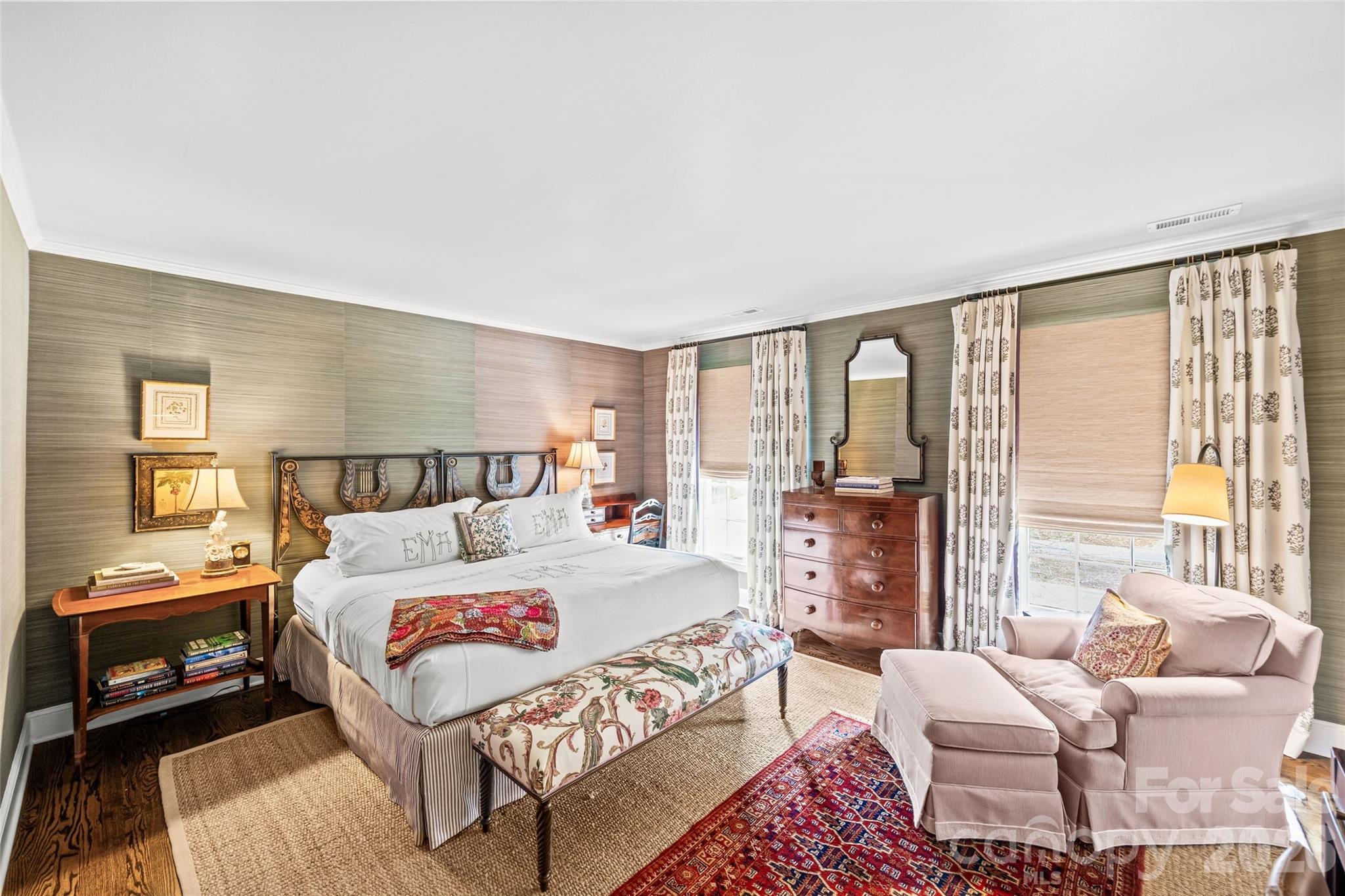 3815 Foxcroft Road — Charlotte