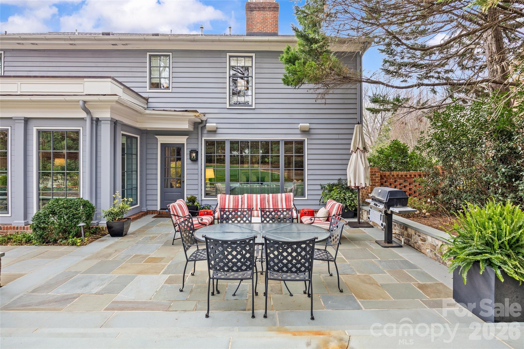 3815 Foxcroft Road — Charlotte