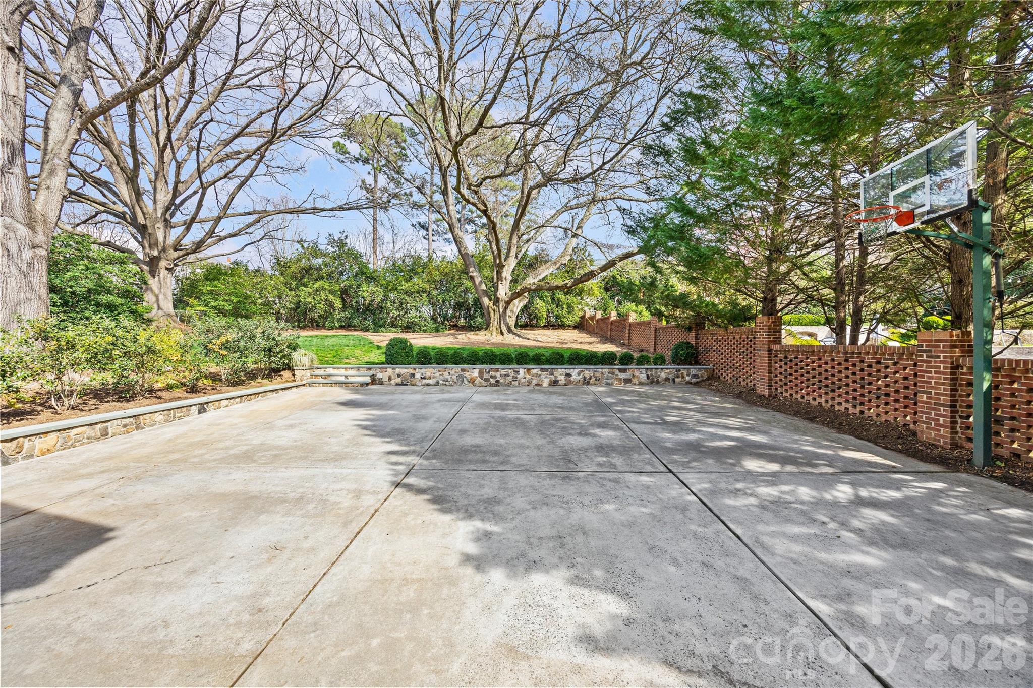 3815 Foxcroft Road — Charlotte