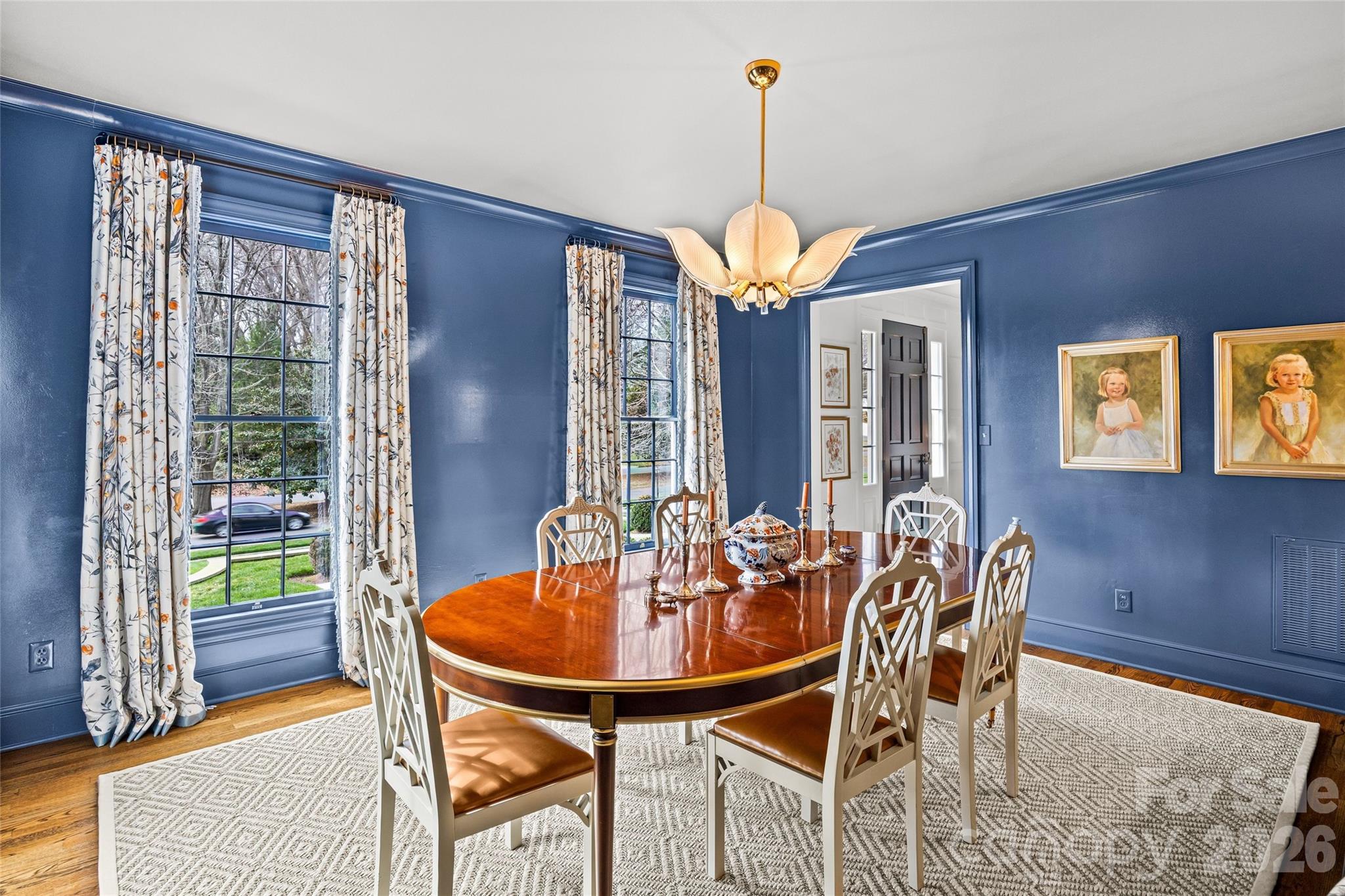 3815 Foxcroft Road — Charlotte