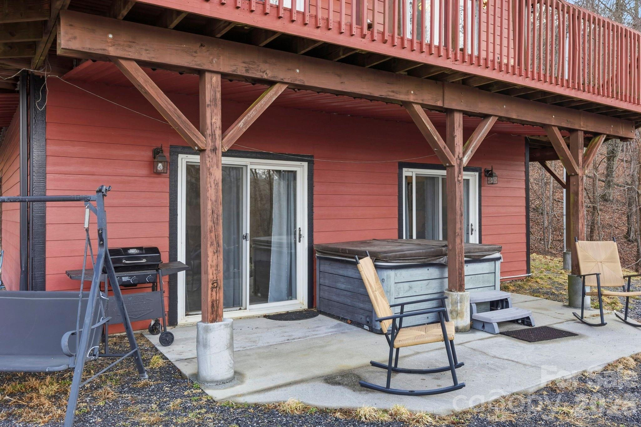 11 Roberts Drive — Swannanoa