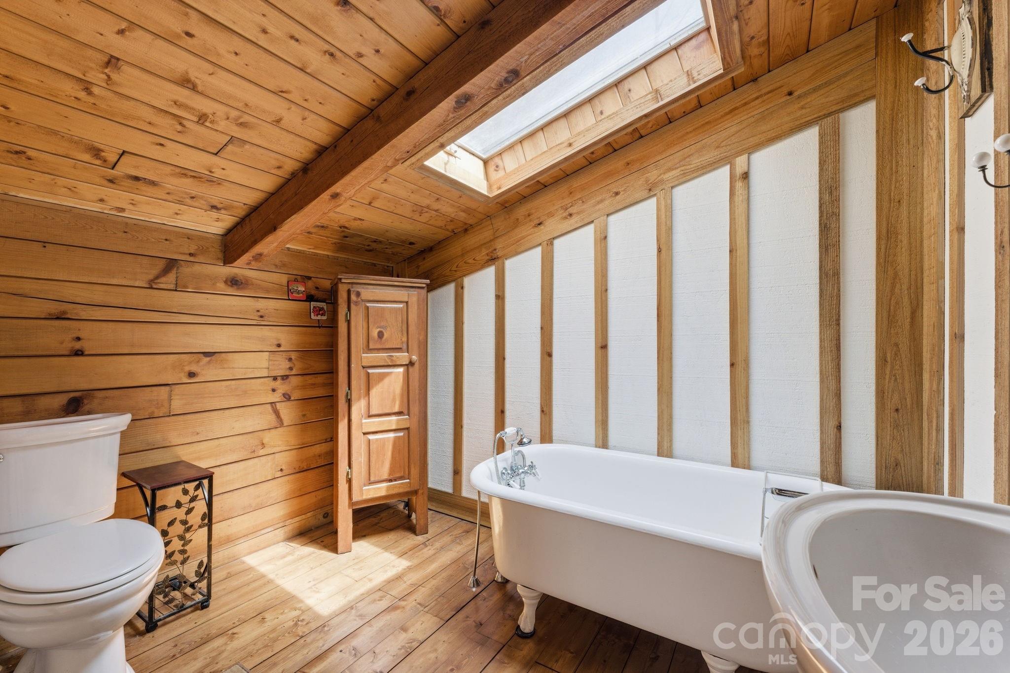 1837 E Alarka Road — Bryson City