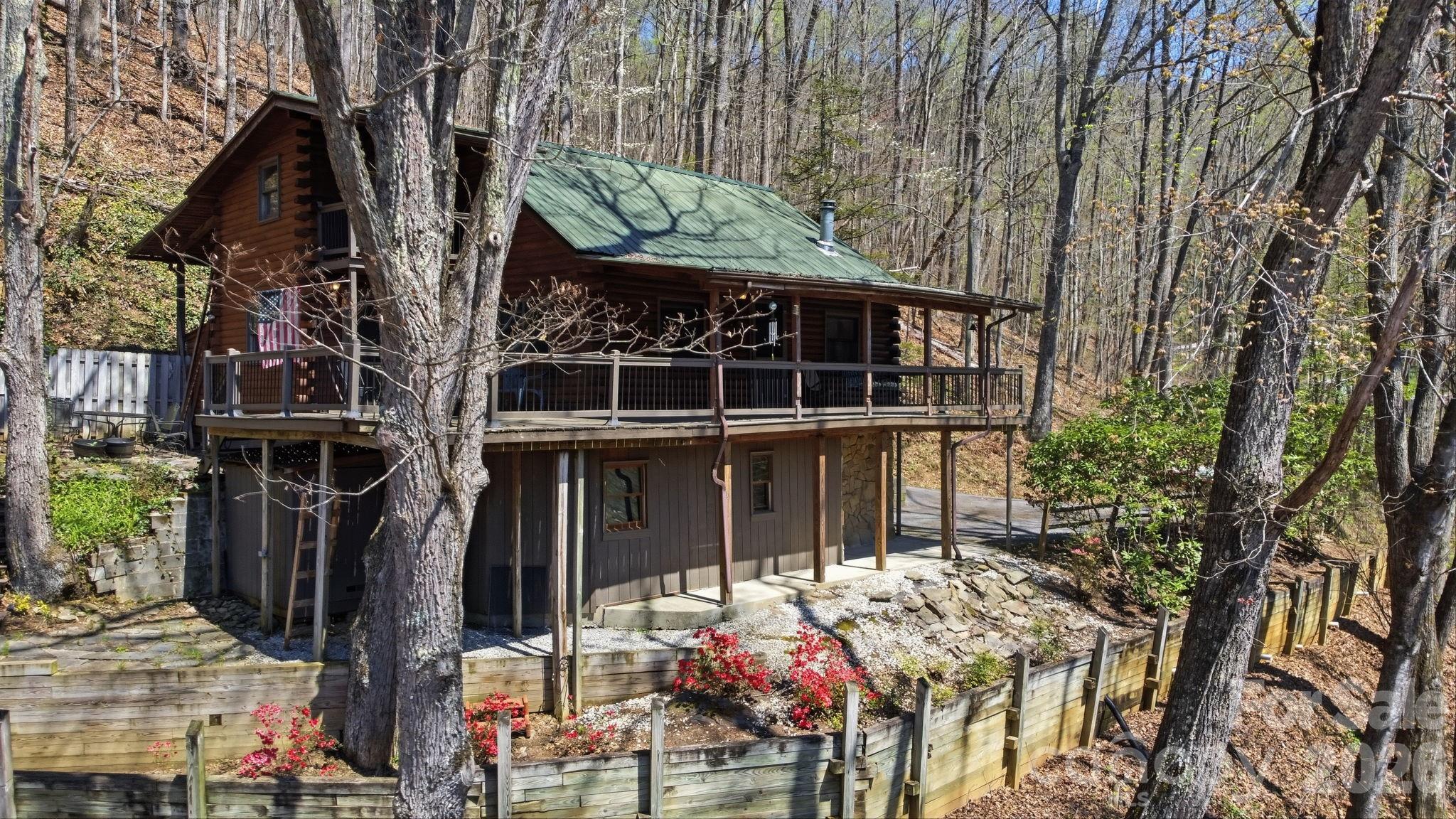 1837 E Alarka Road — Bryson City