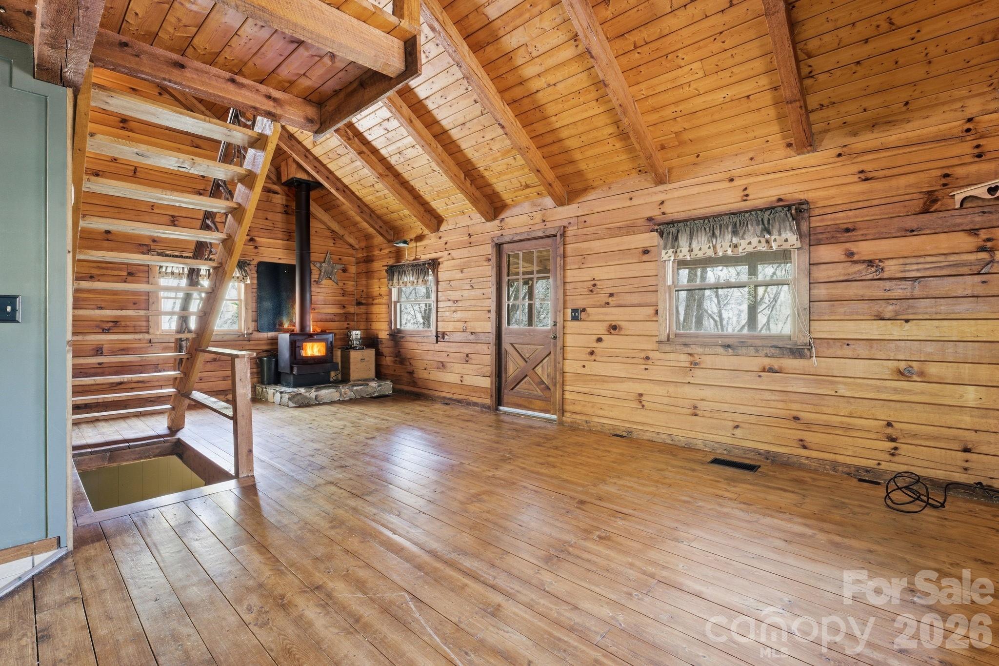 1837 E Alarka Road — Bryson City