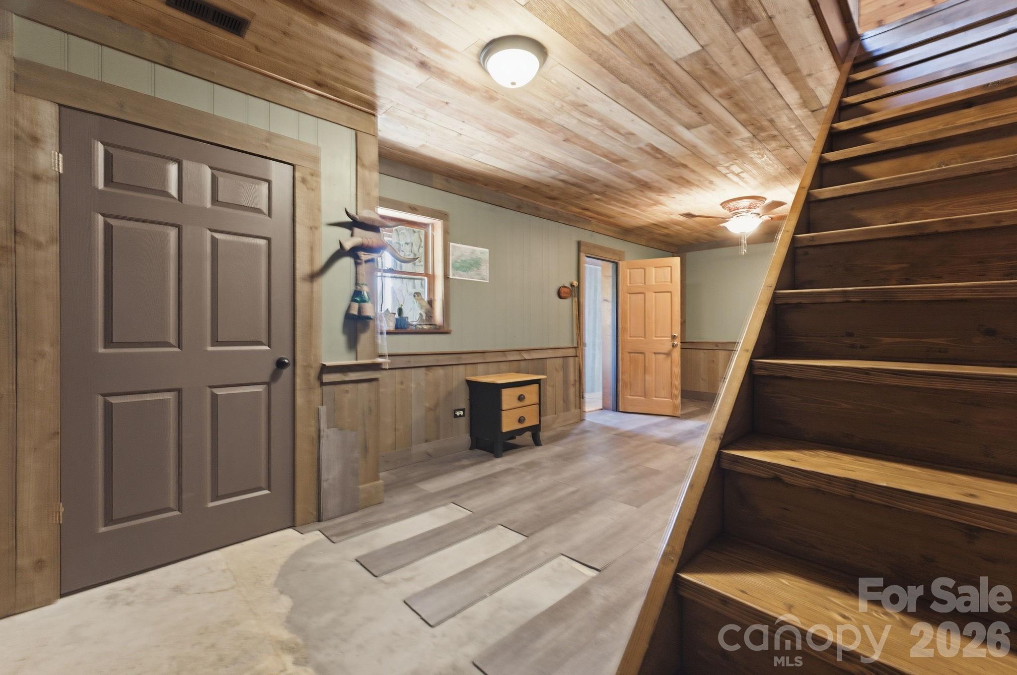 1837 E Alarka Road — Bryson City