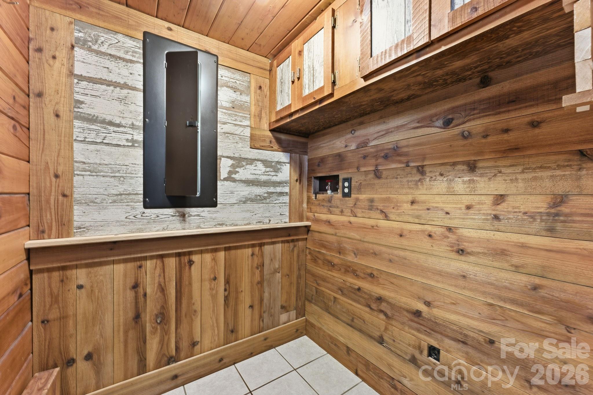 1837 E Alarka Road — Bryson City