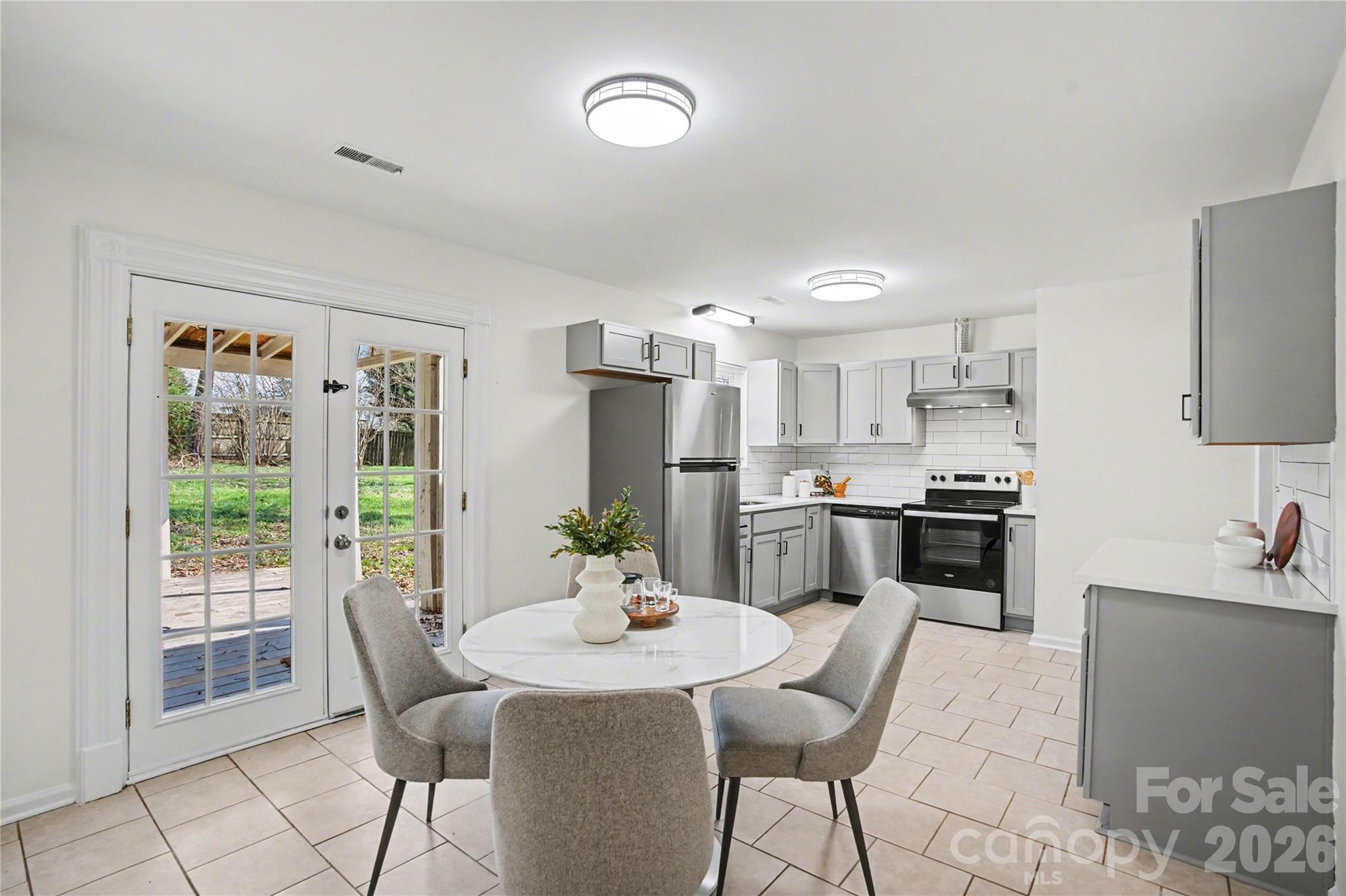 8205 Meadowind Circle — Charlotte