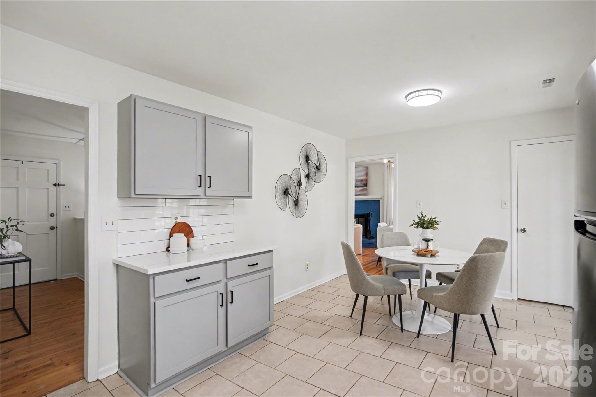 8205 Meadowind Circle — Charlotte