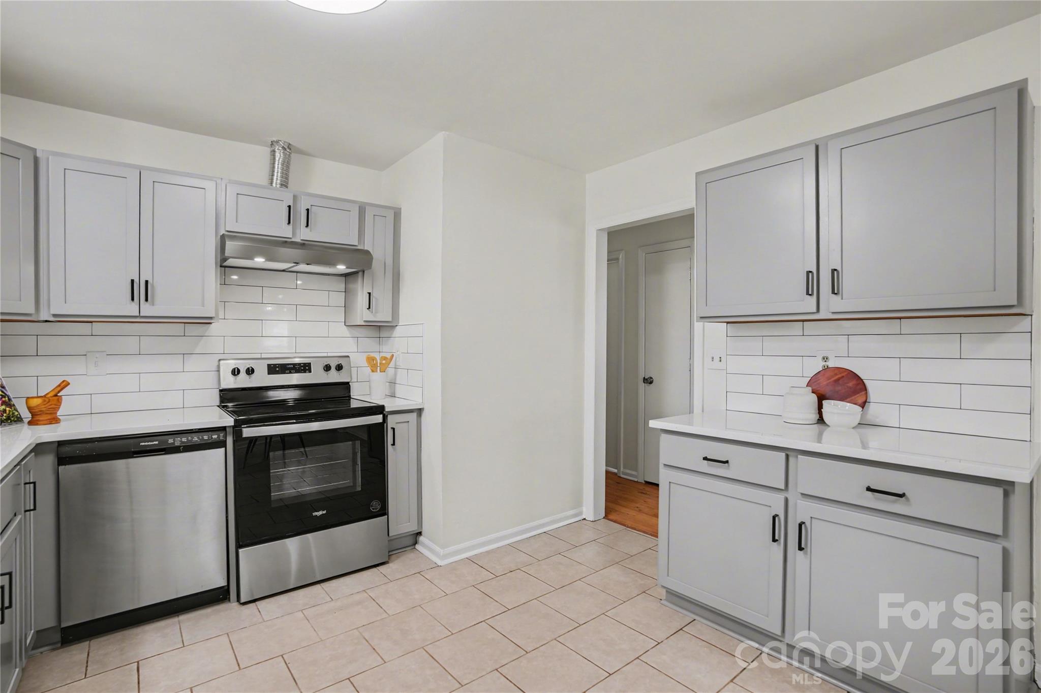 8205 Meadowind Circle — Charlotte