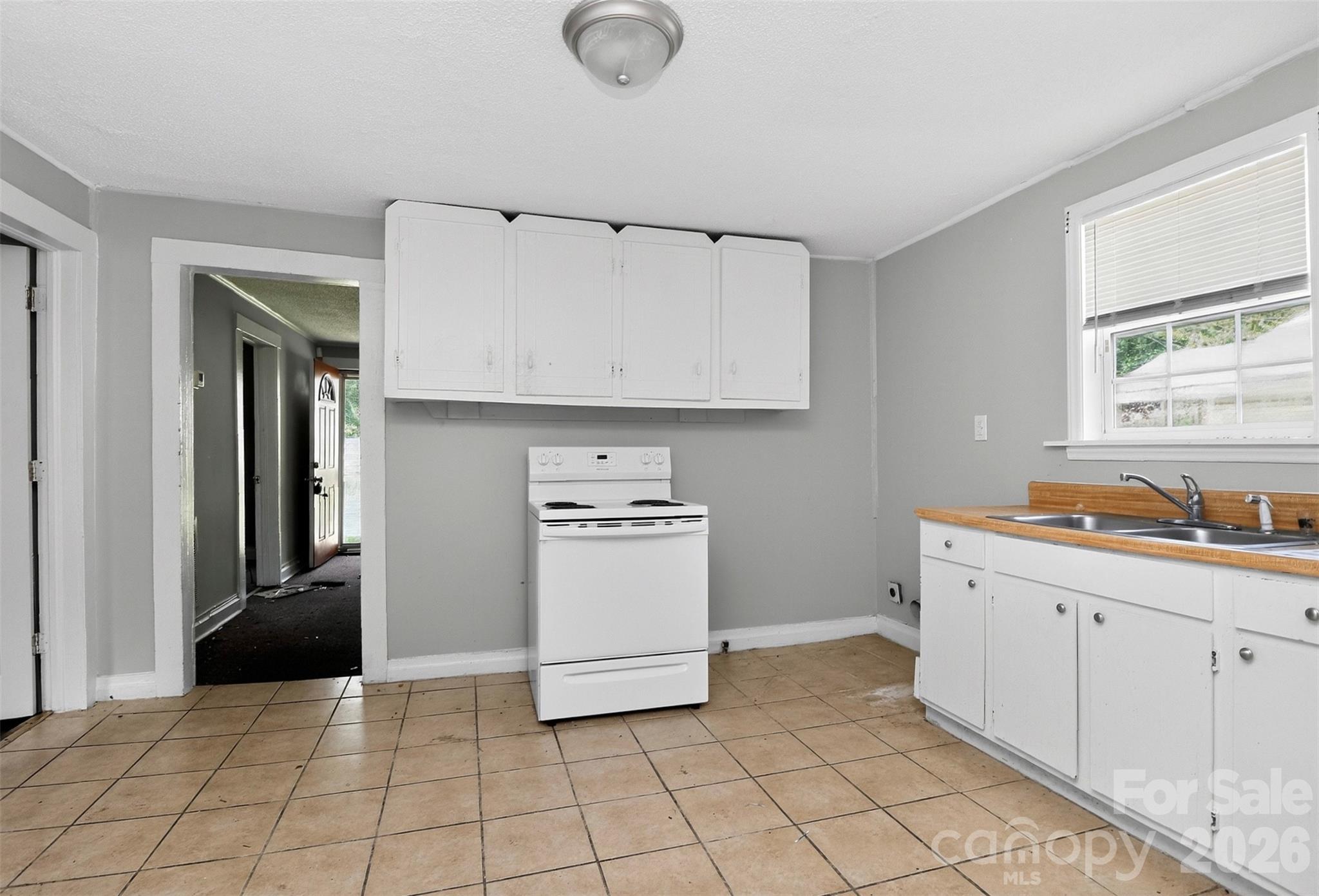 1102 W Davidson Avenue — Gastonia