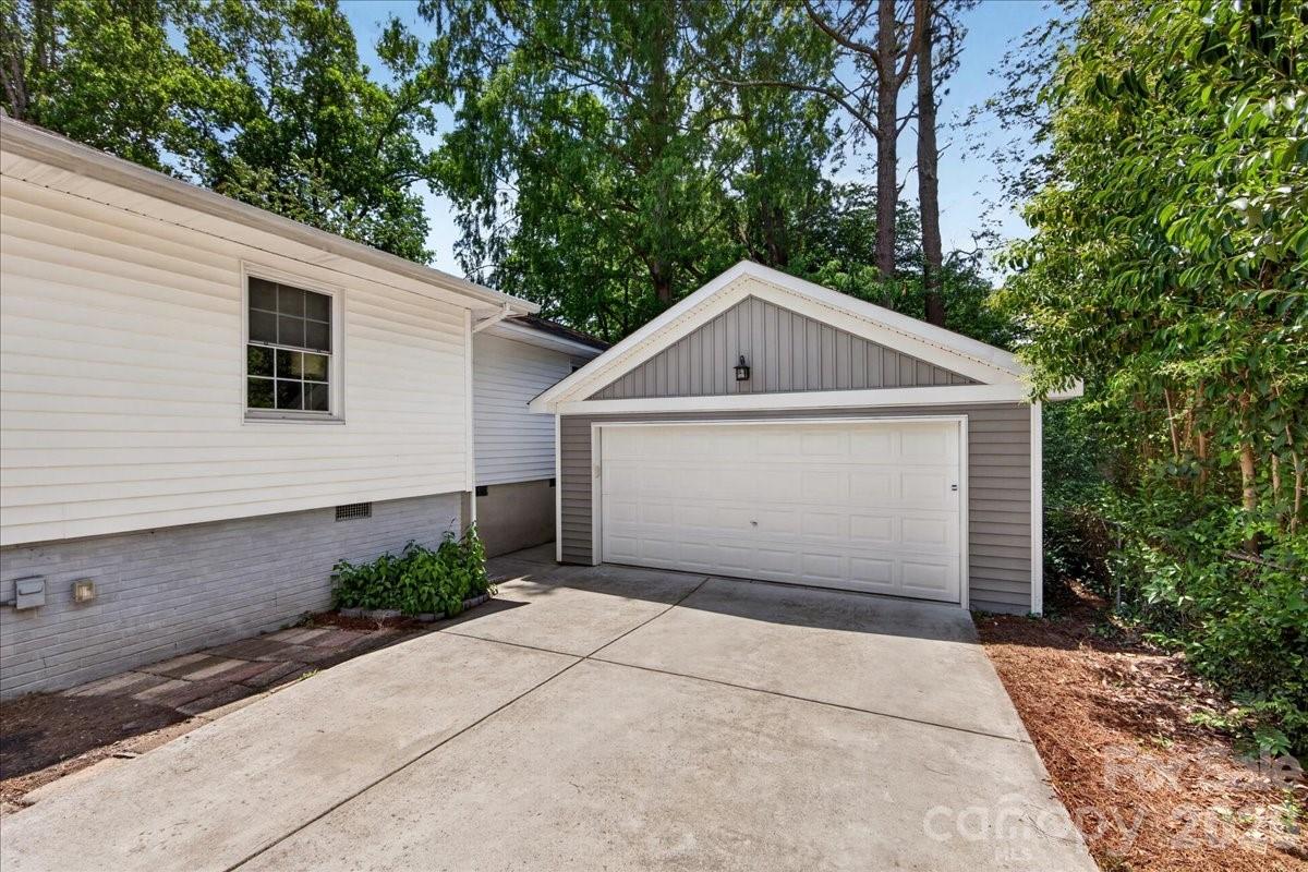 3425 Airlie Street — Charlotte