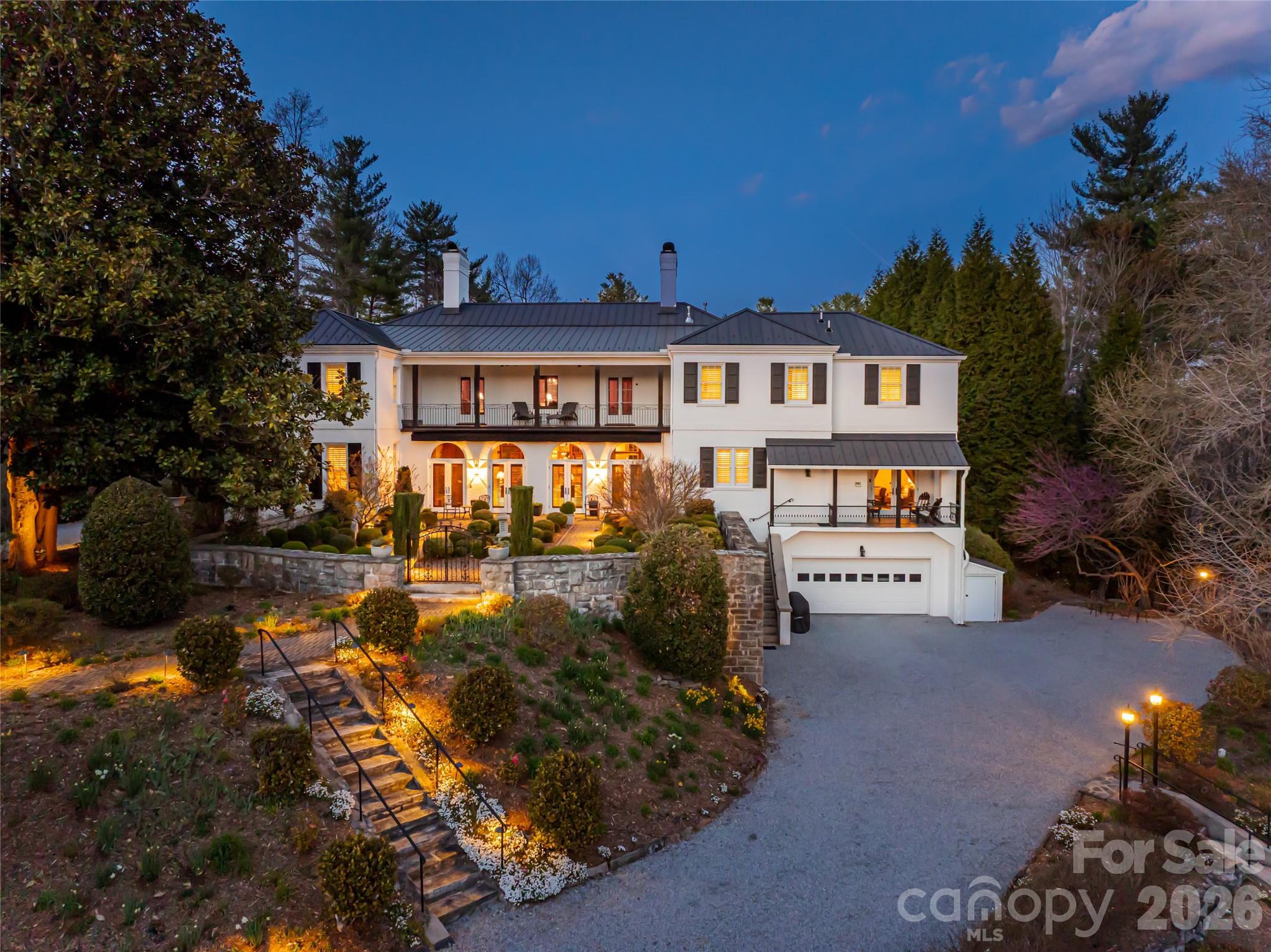 365 Sherwood Drive S — Flat Rock