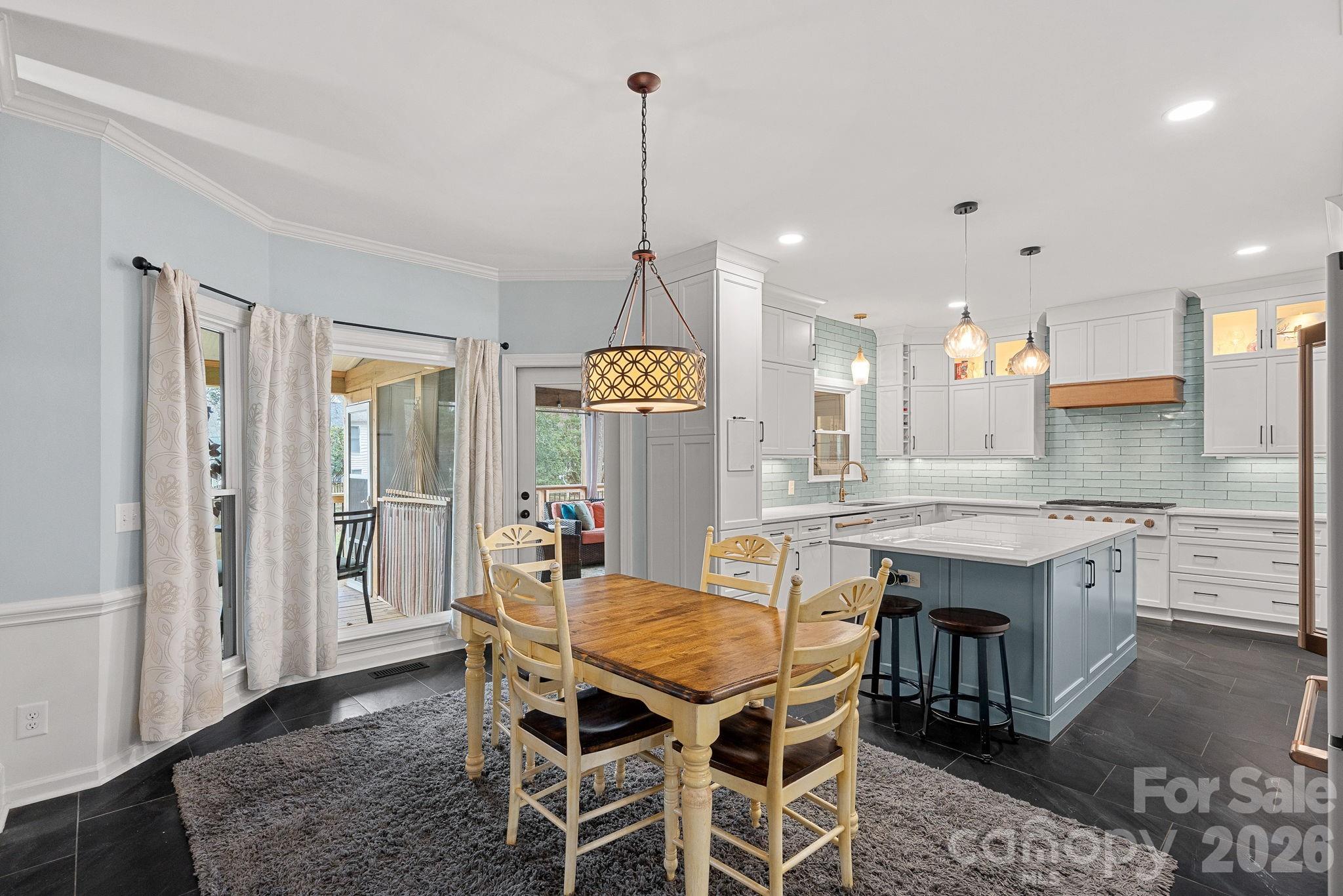 8621 Summerfield Lane — Huntersville