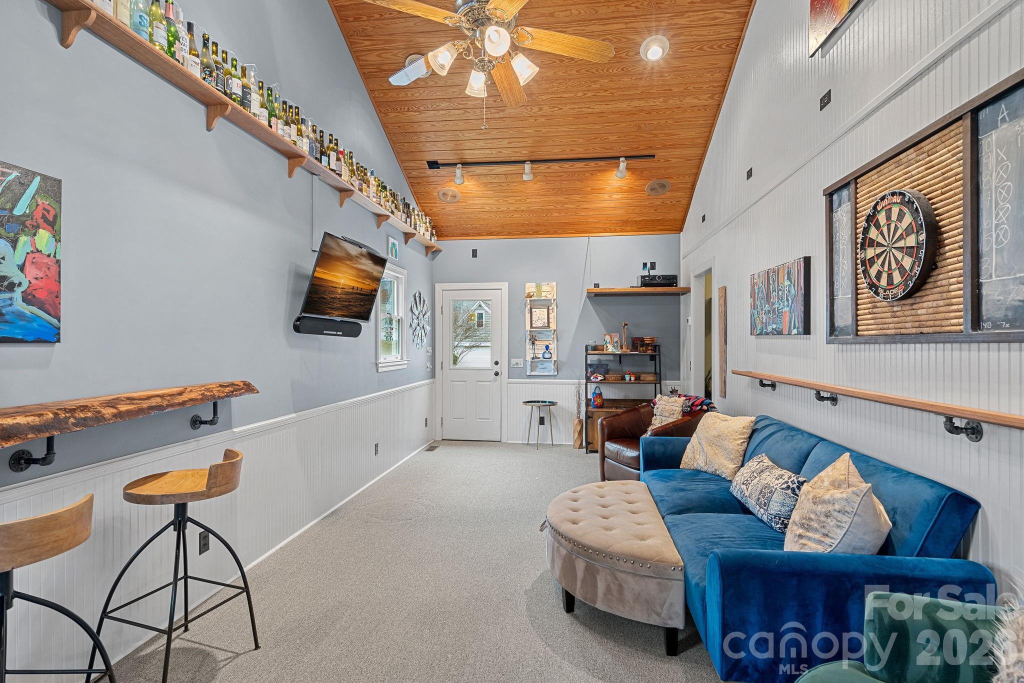 8621 Summerfield Lane — Huntersville