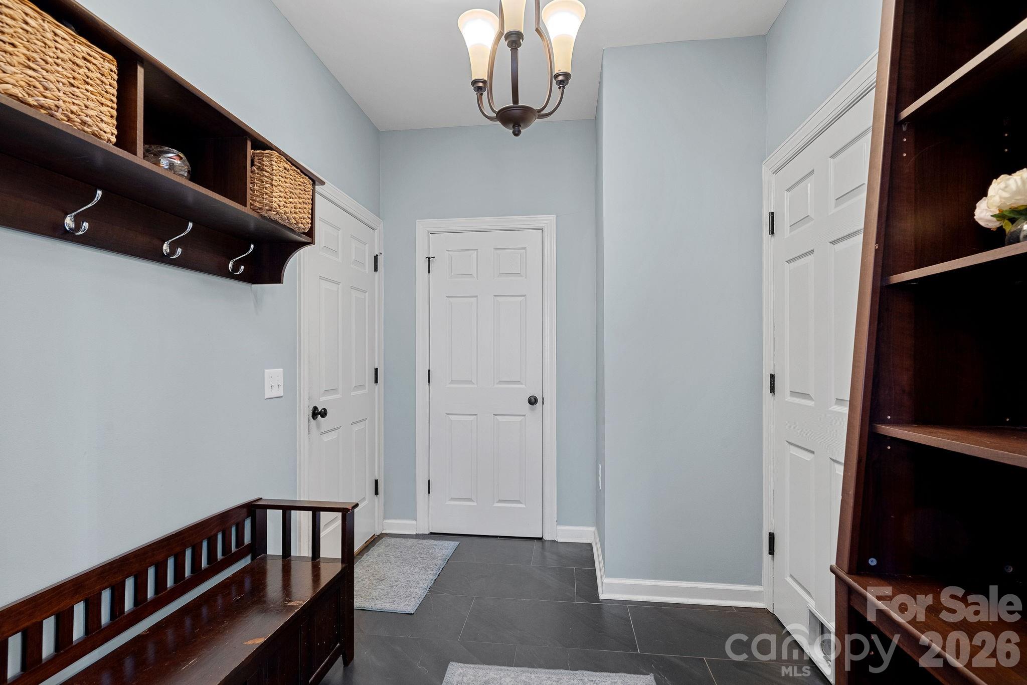 8621 Summerfield Lane — Huntersville
