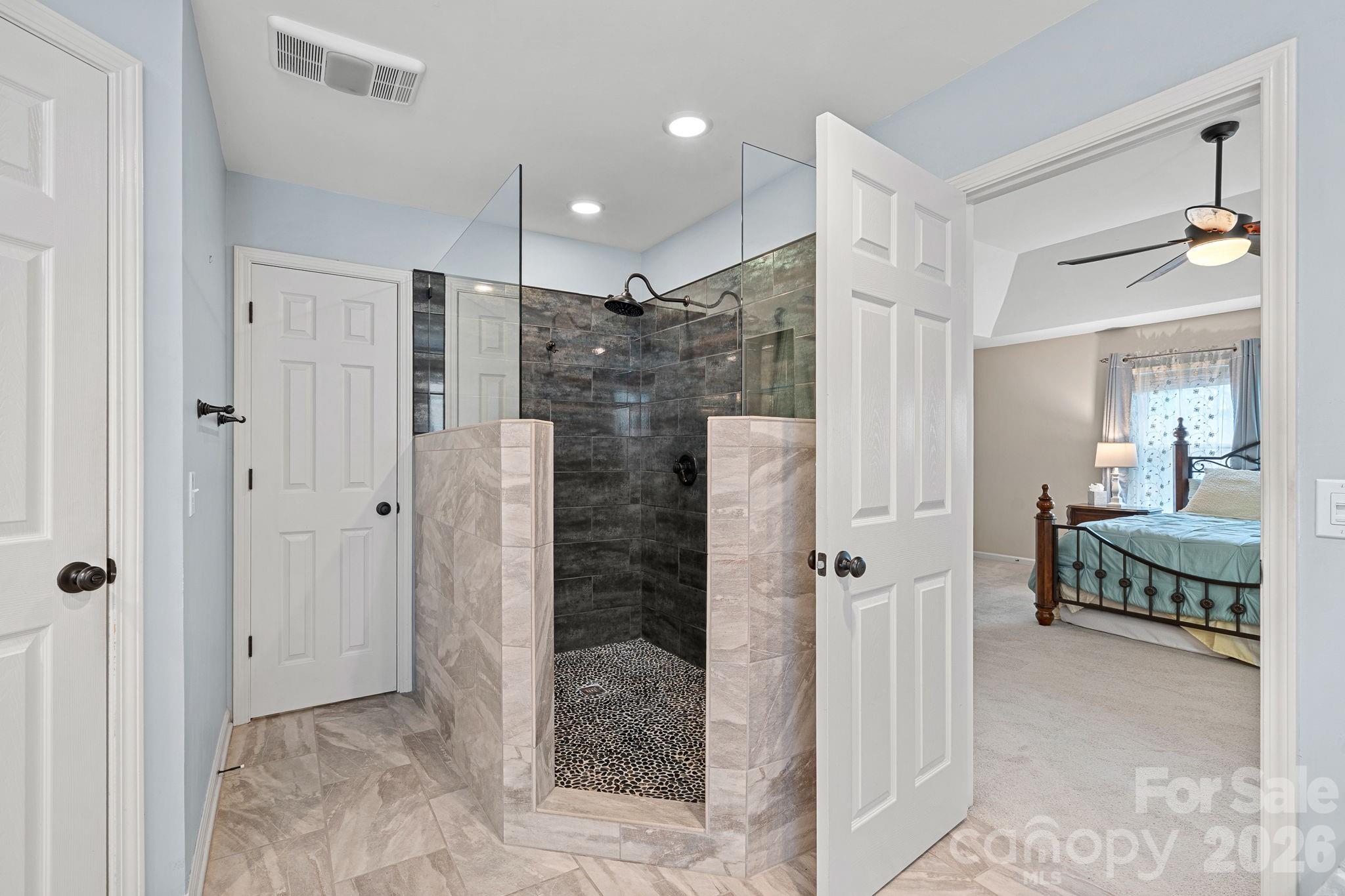 8621 Summerfield Lane — Huntersville