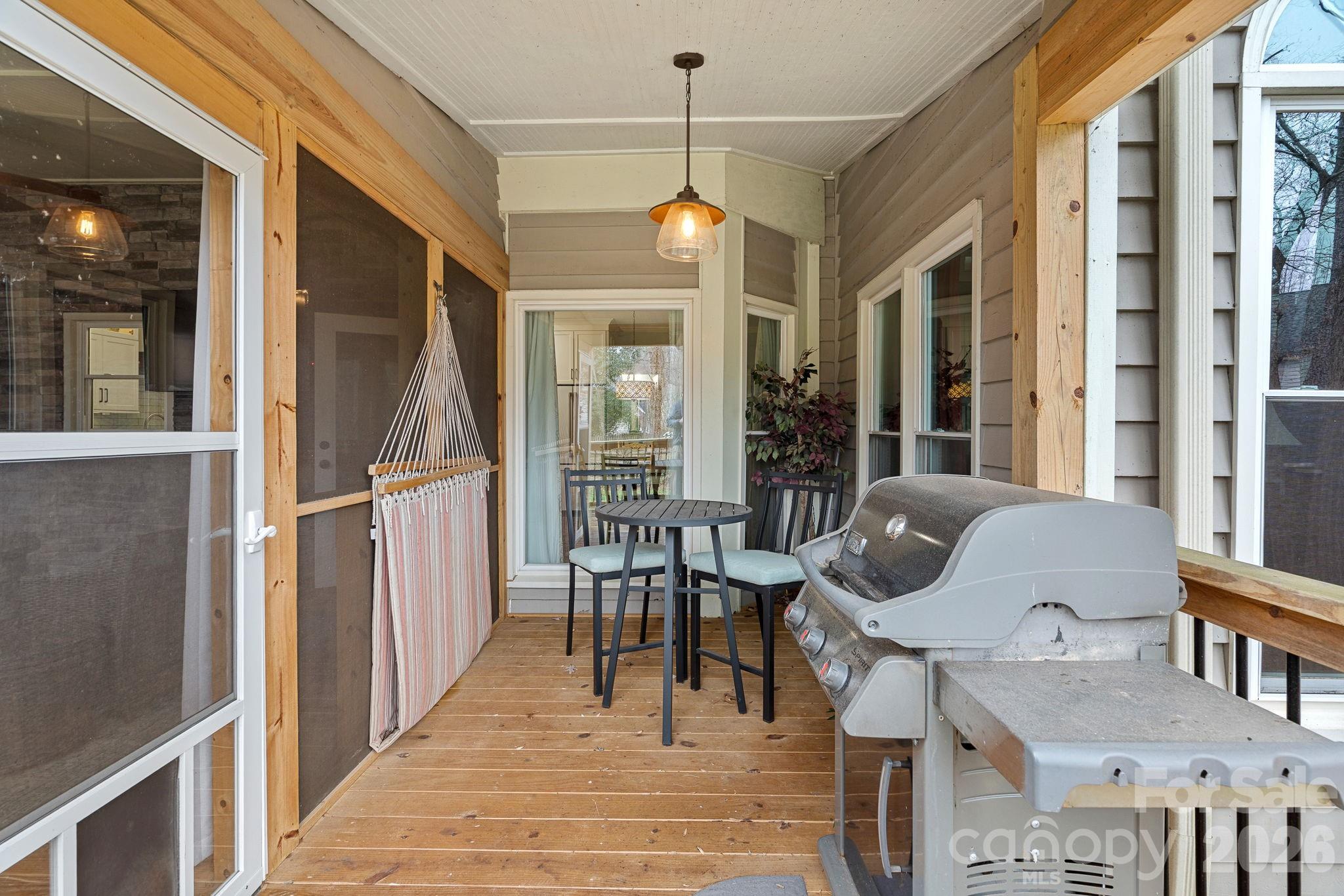 8621 Summerfield Lane — Huntersville