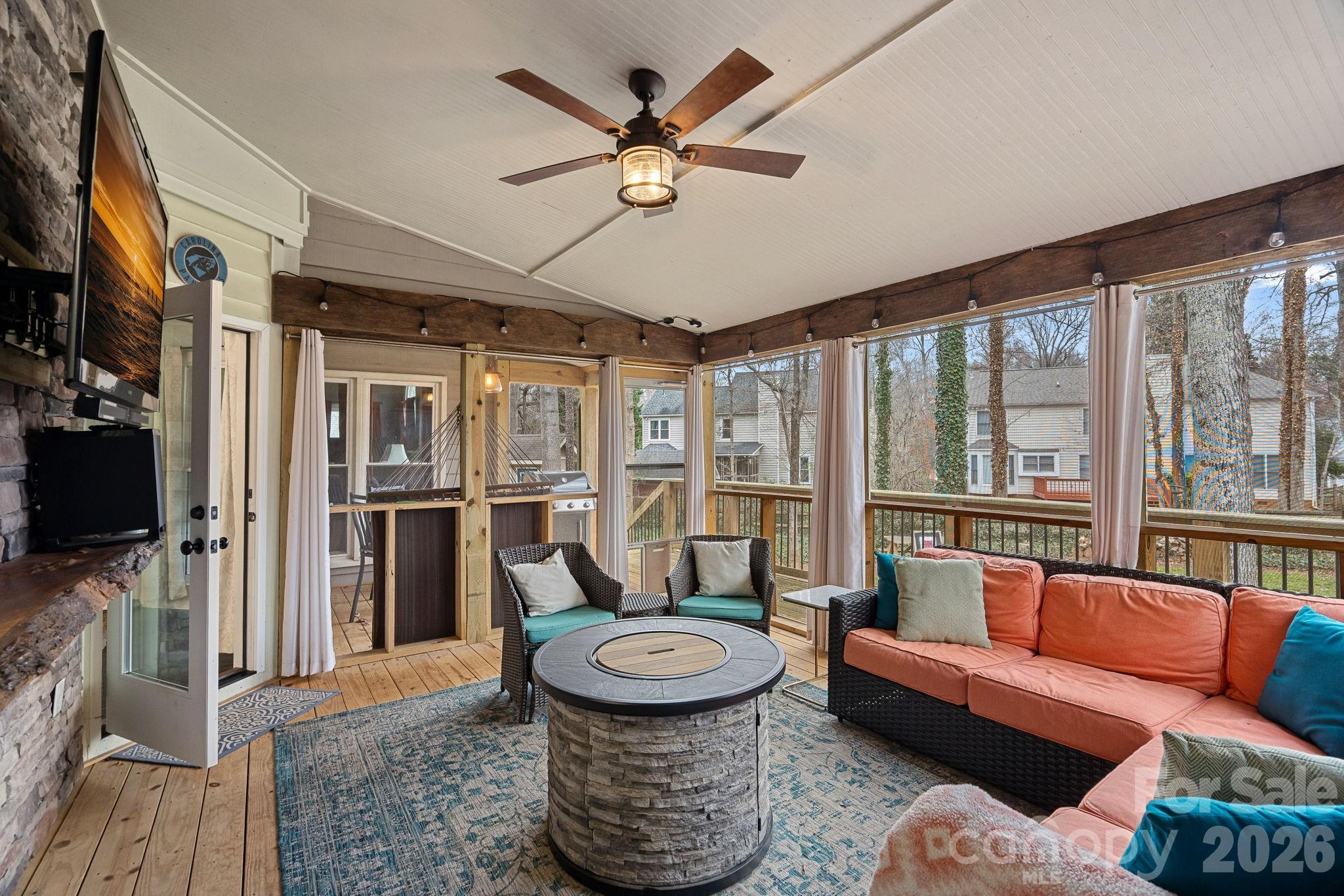 8621 Summerfield Lane — Huntersville