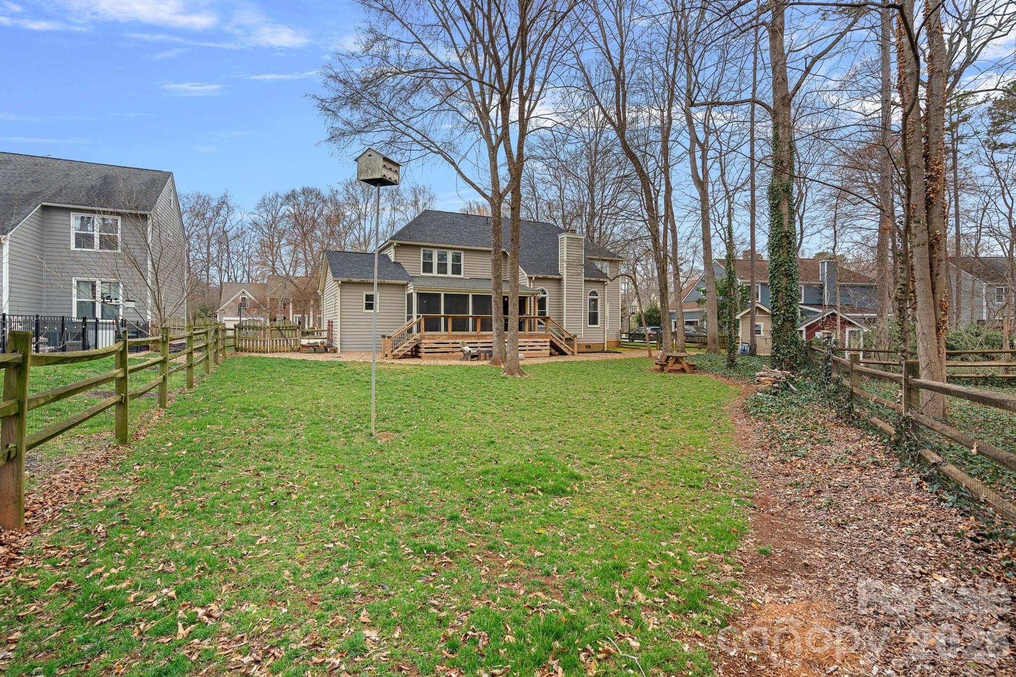 8621 Summerfield Lane — Huntersville