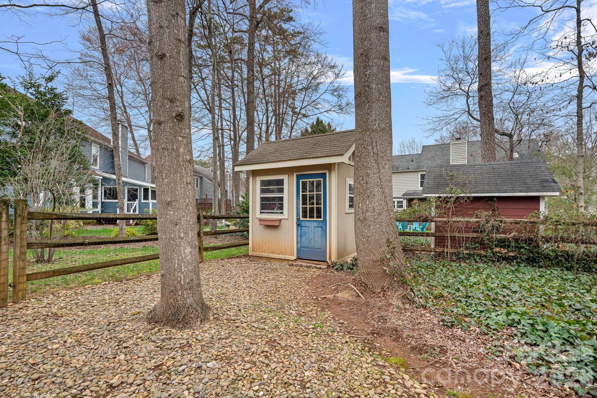 8621 Summerfield Lane — Huntersville