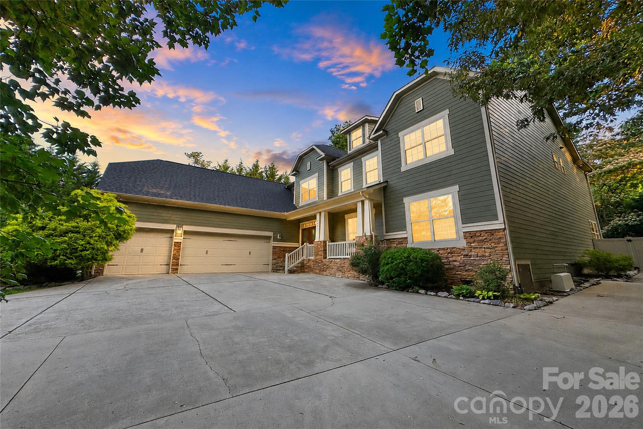166 Wilson Lake Road — Mooresville