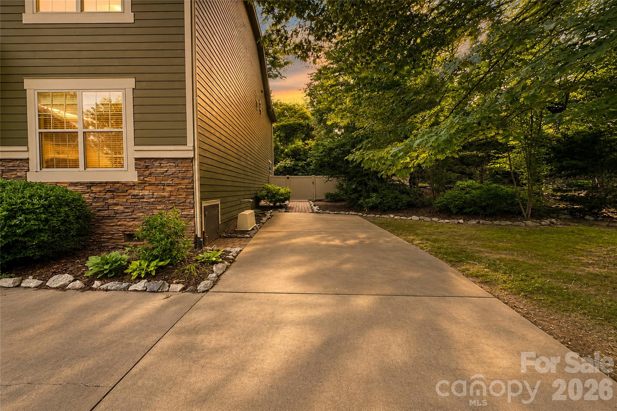 166 Wilson Lake Road — Mooresville