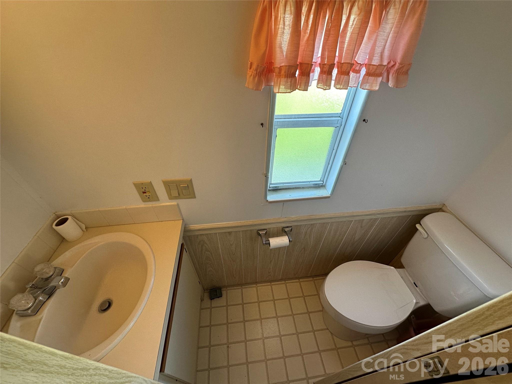 182 Marina Drive — New London