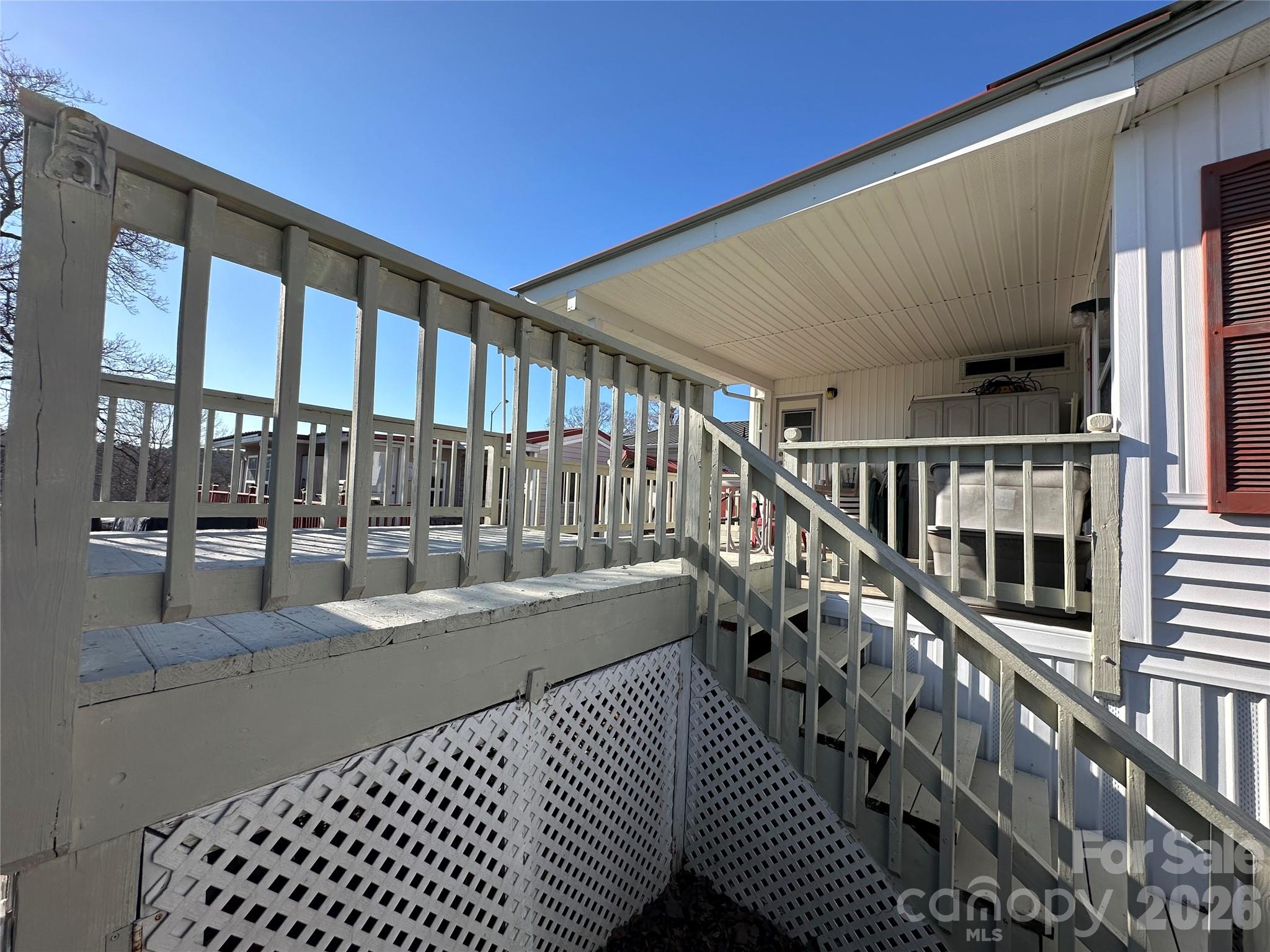 182 Marina Drive — New London