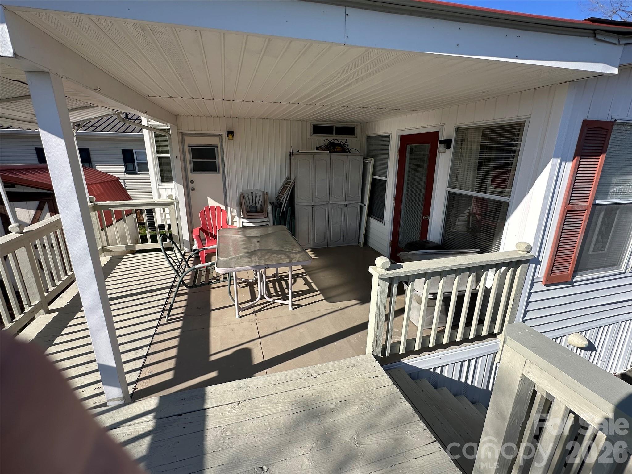 182 Marina Drive — New London