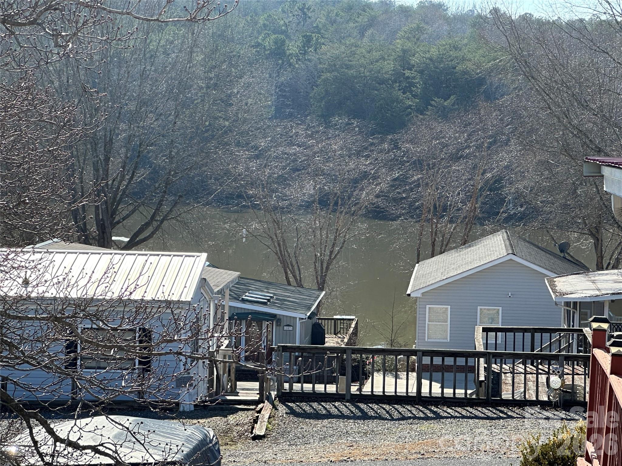 182 Marina Drive — New London