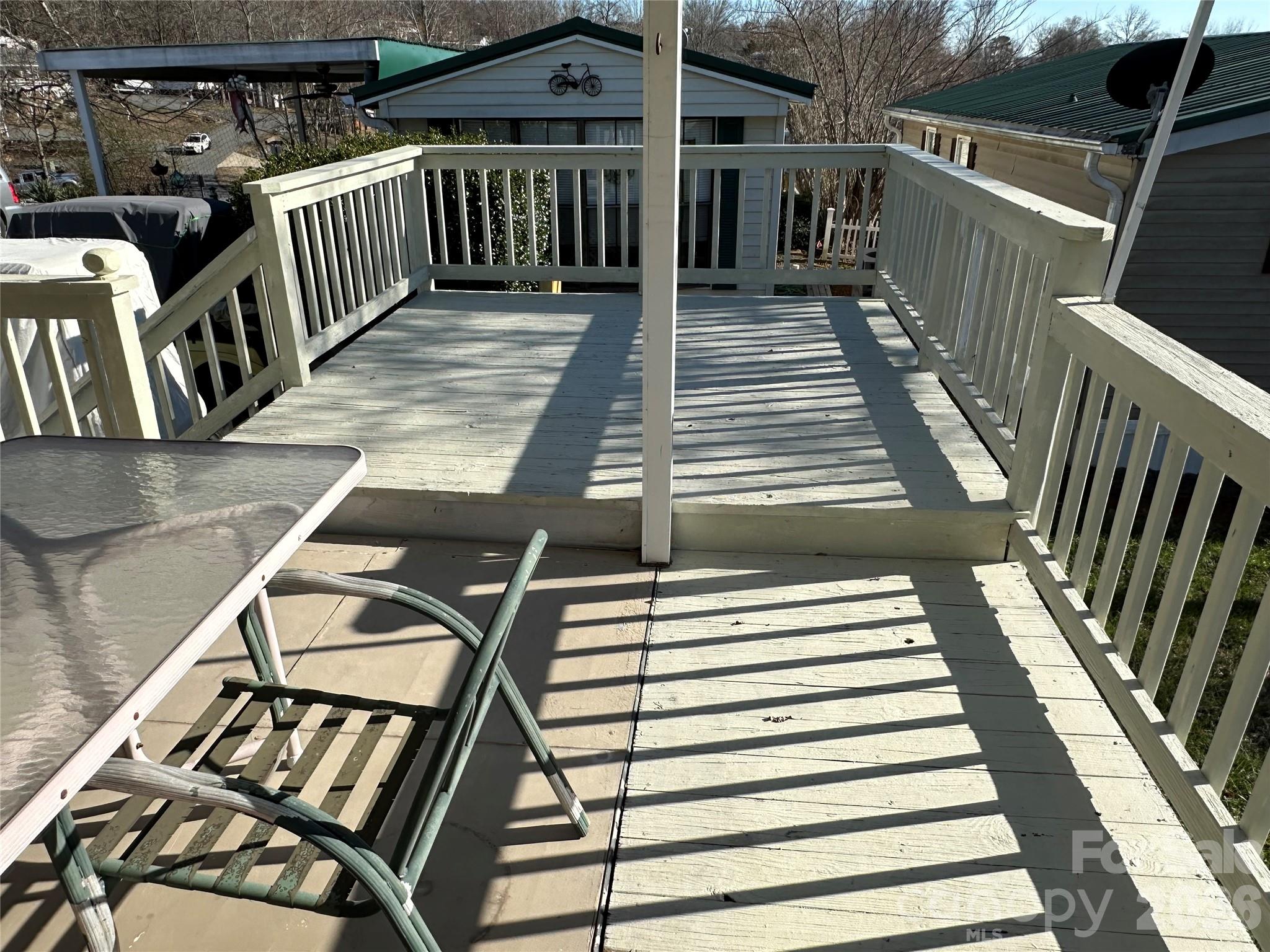 182 Marina Drive — New London