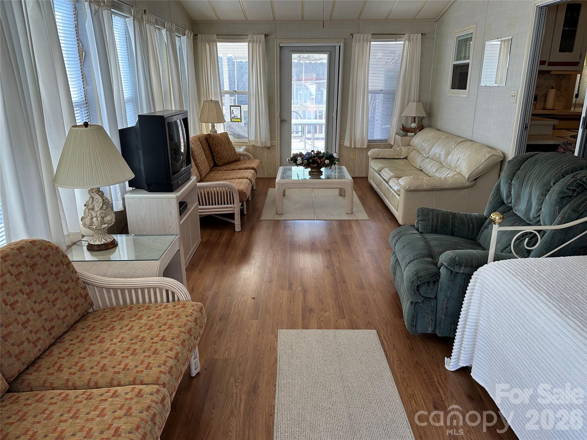 182 Marina Drive — New London
