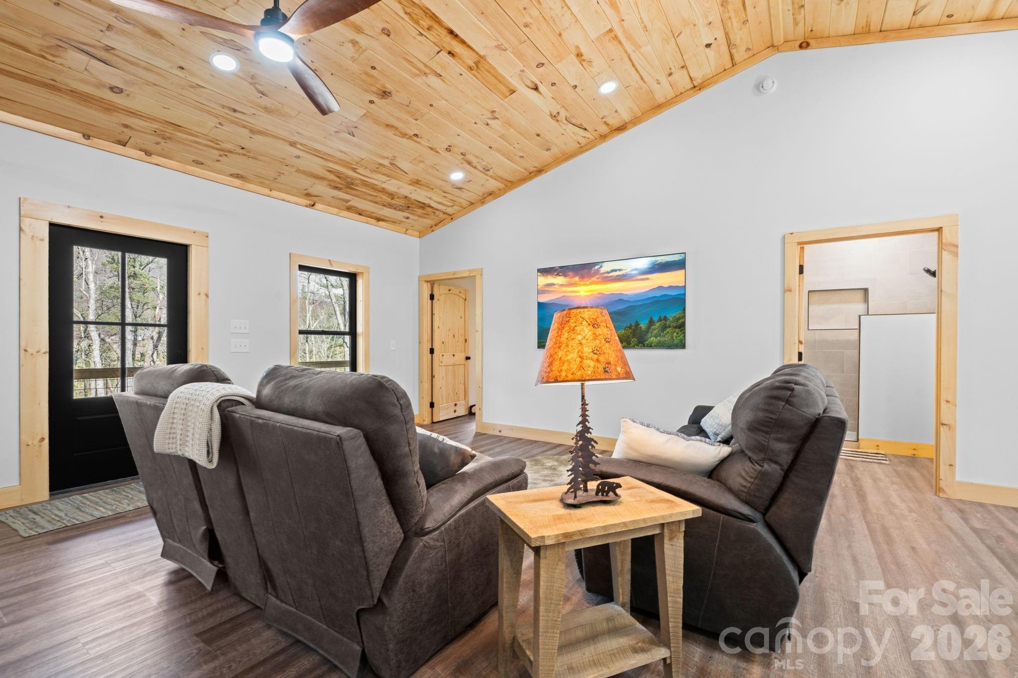 162 Shady Oak Lane — West Jefferson