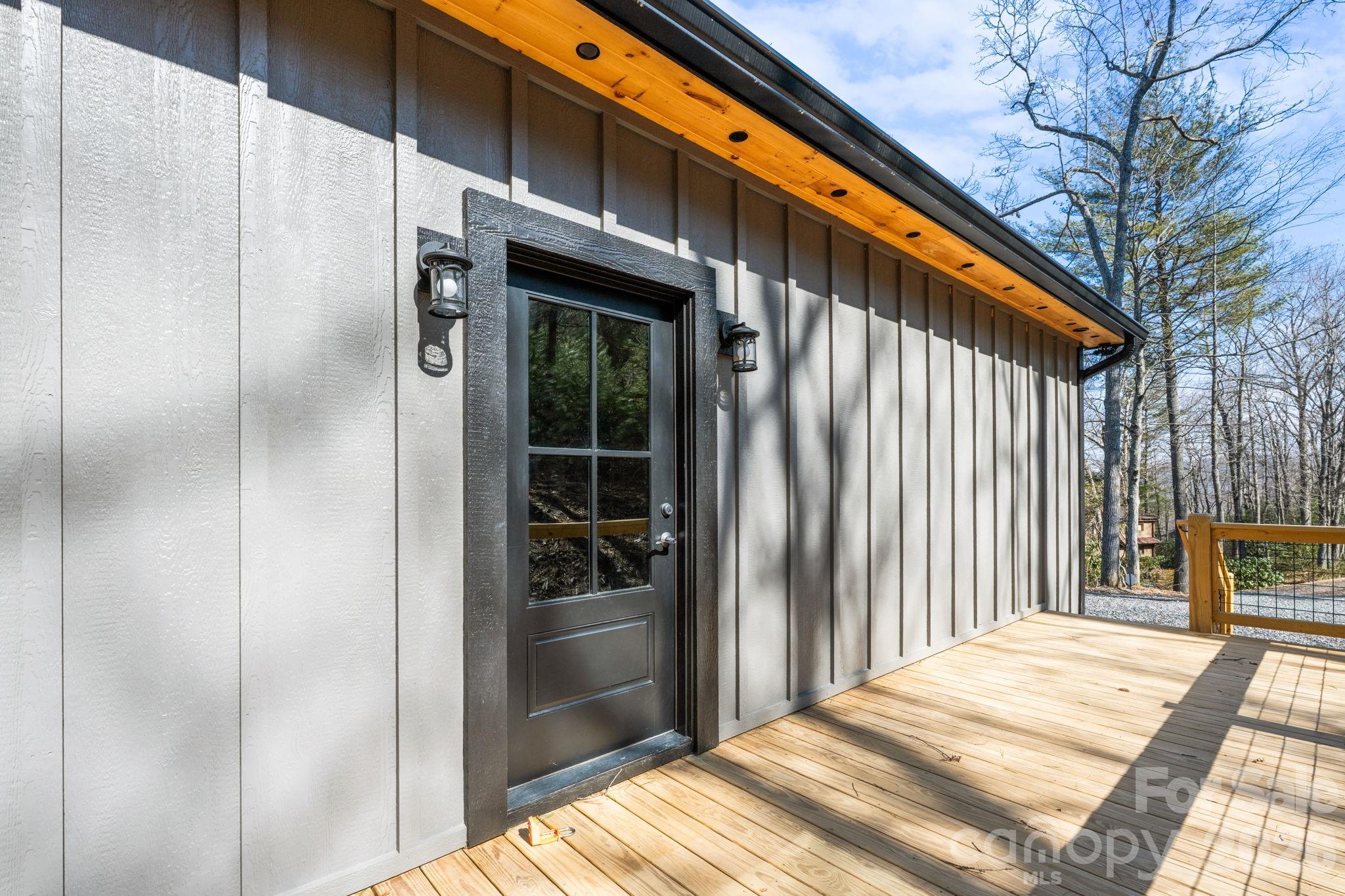 162 Shady Oak Lane — West Jefferson