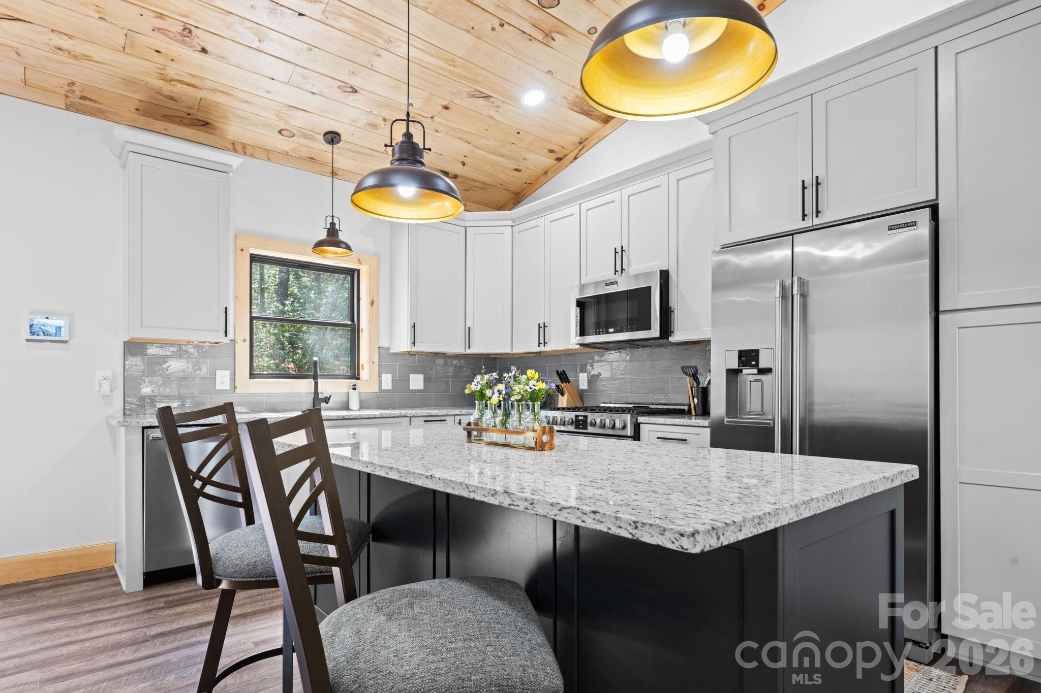 162 Shady Oak Lane — West Jefferson
