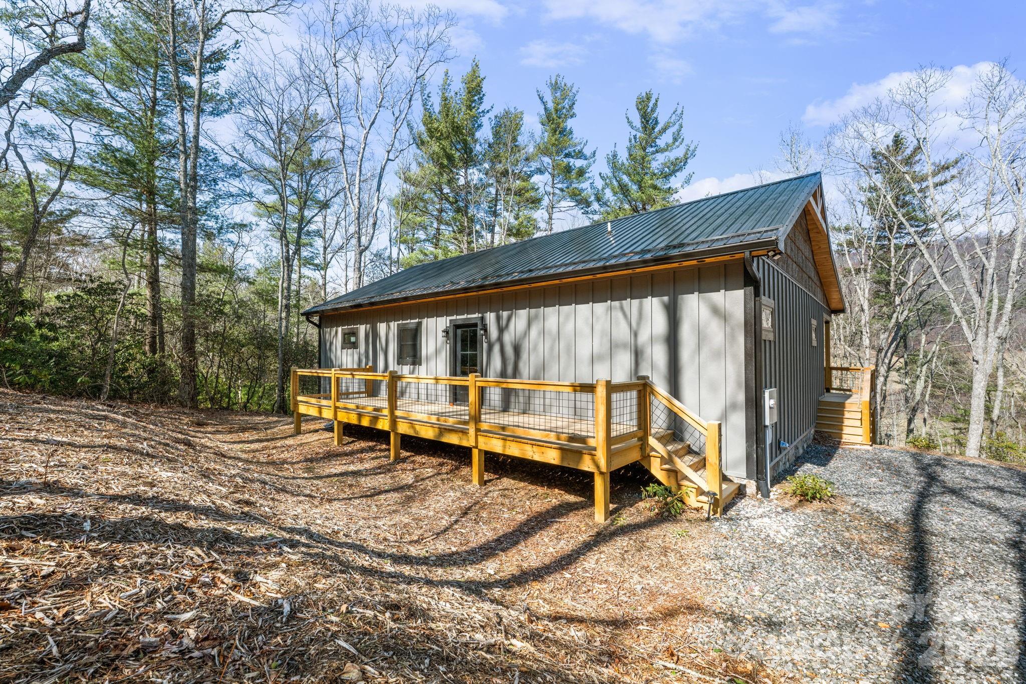 162 Shady Oak Lane — West Jefferson