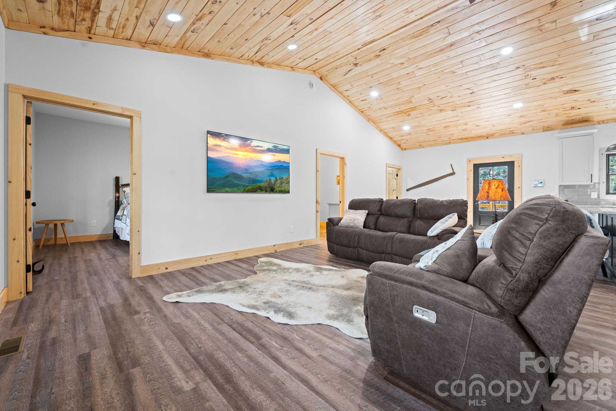162 Shady Oak Lane — West Jefferson